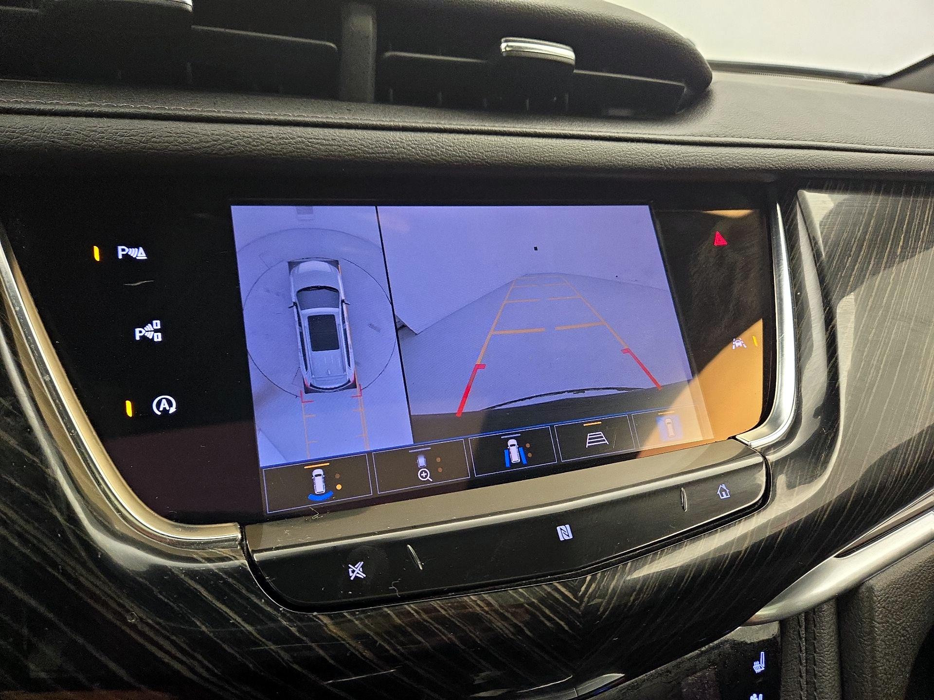 Thumbnail: 2021 Cadillac XT6 - 15