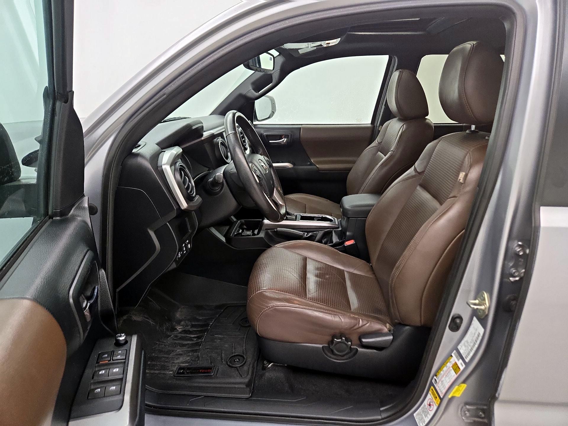 Thumbnail: 2017 Toyota Tacoma - 11