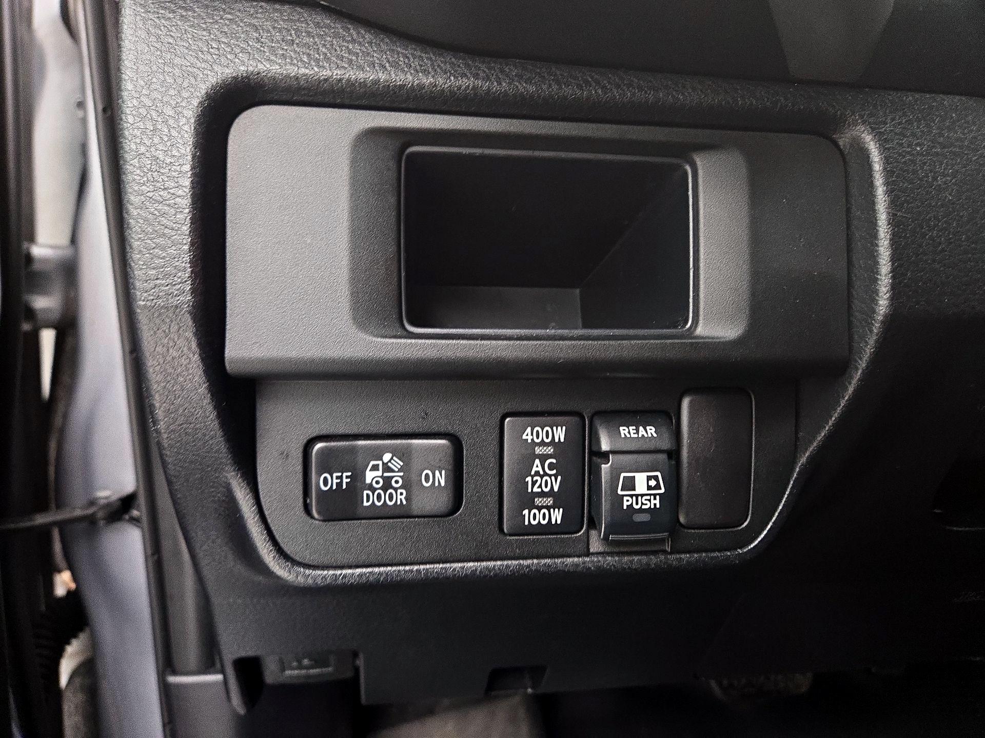 Thumbnail: 2017 Toyota Tacoma - 13