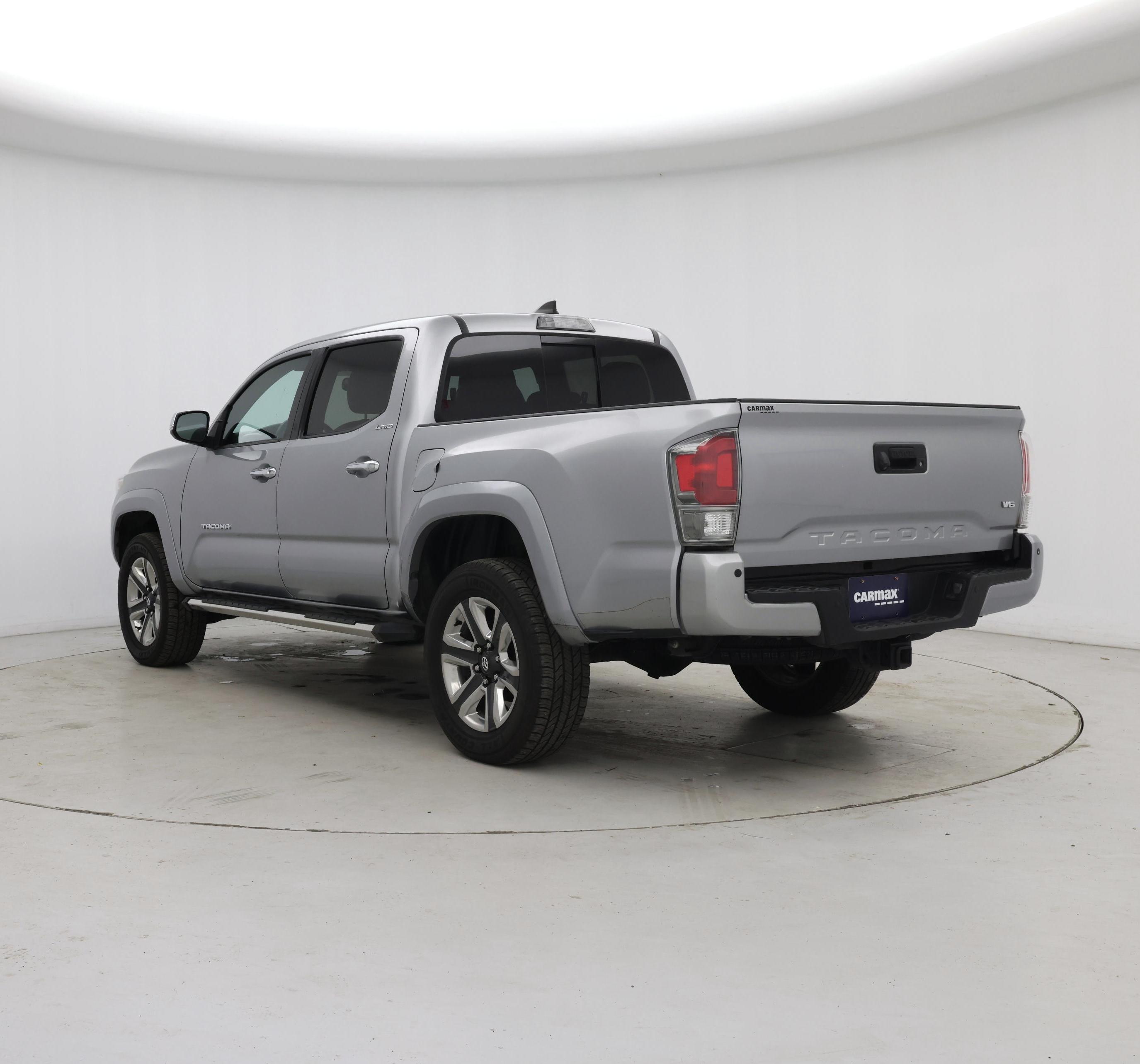 Thumbnail: 2017 Toyota Tacoma - 2