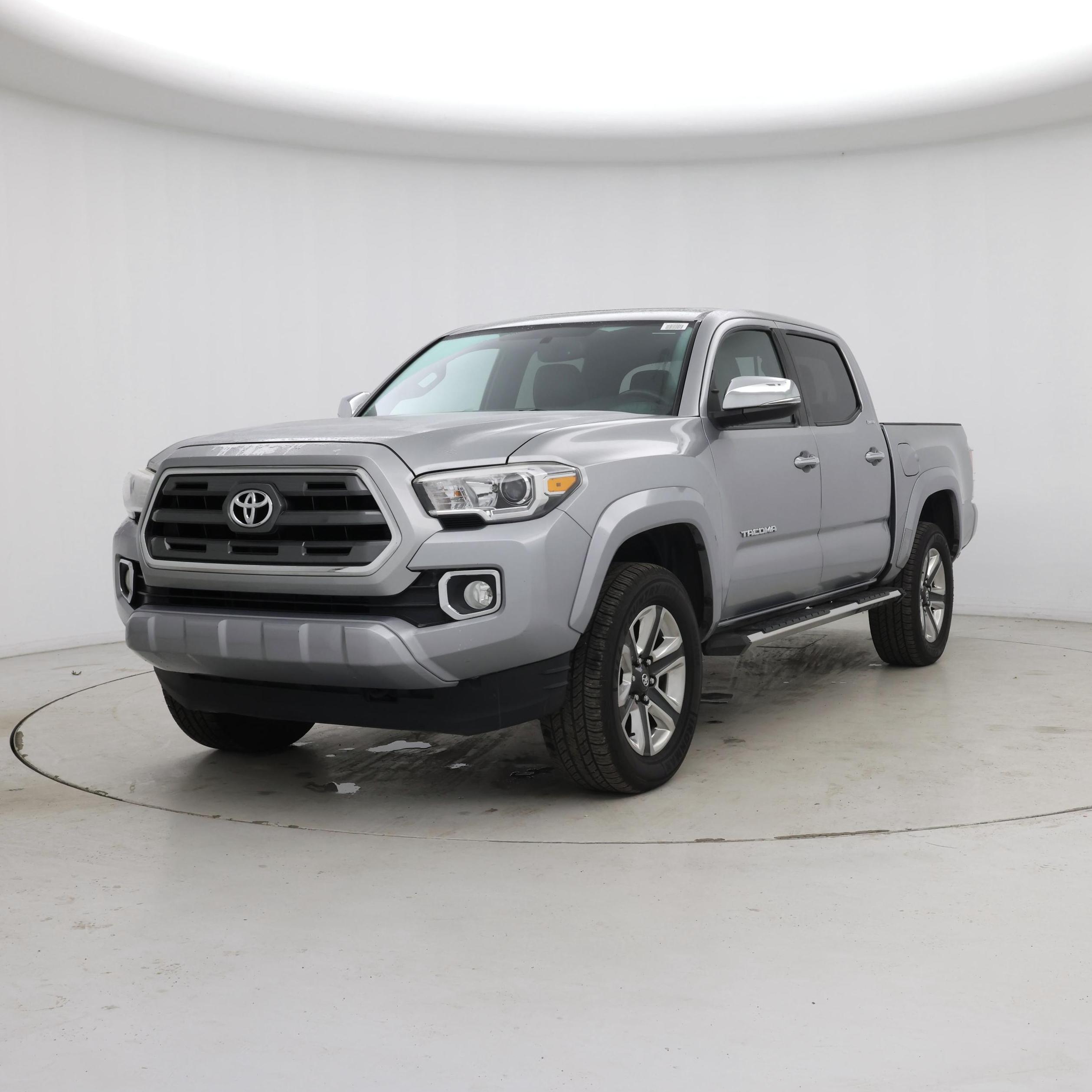 Thumbnail: 2017 Toyota Tacoma - 4