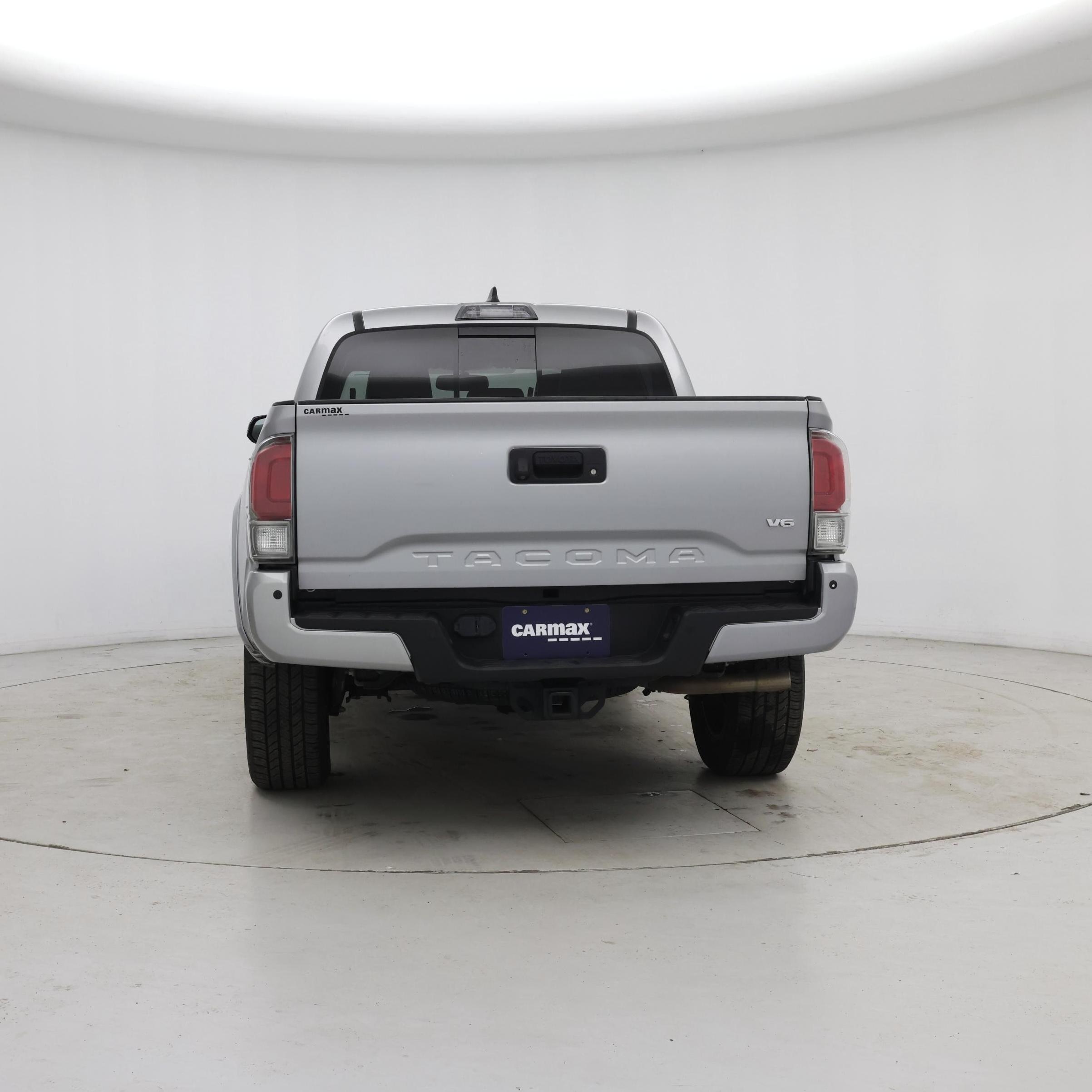 Thumbnail: 2017 Toyota Tacoma - 6