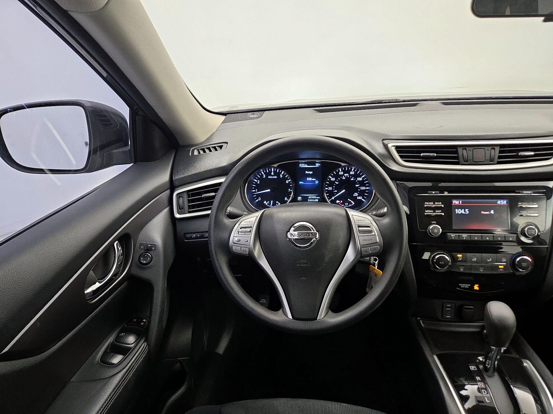 Thumbnail: 2016 Nissan Rogue - 10