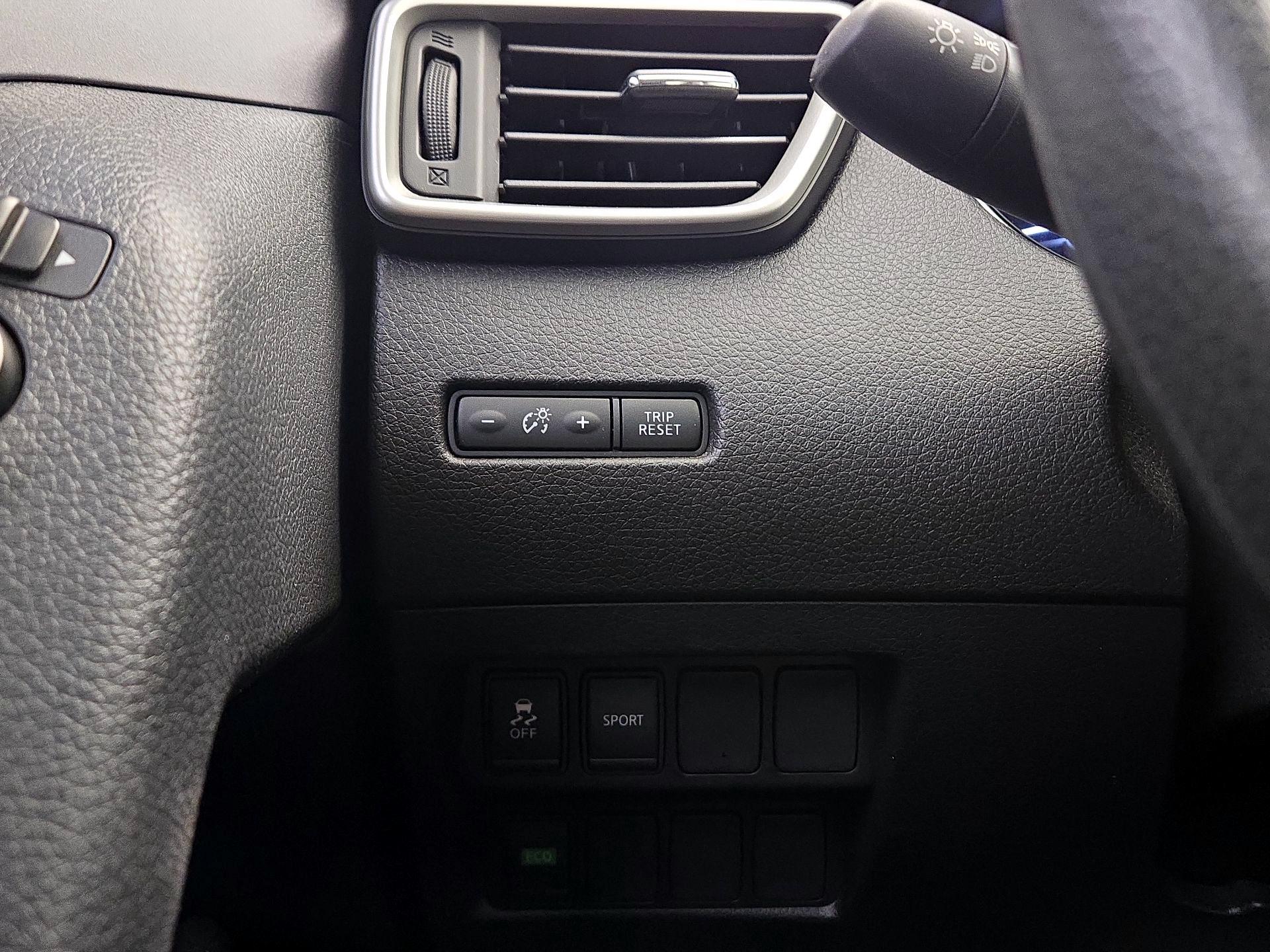 Thumbnail: 2016 Nissan Rogue - 13