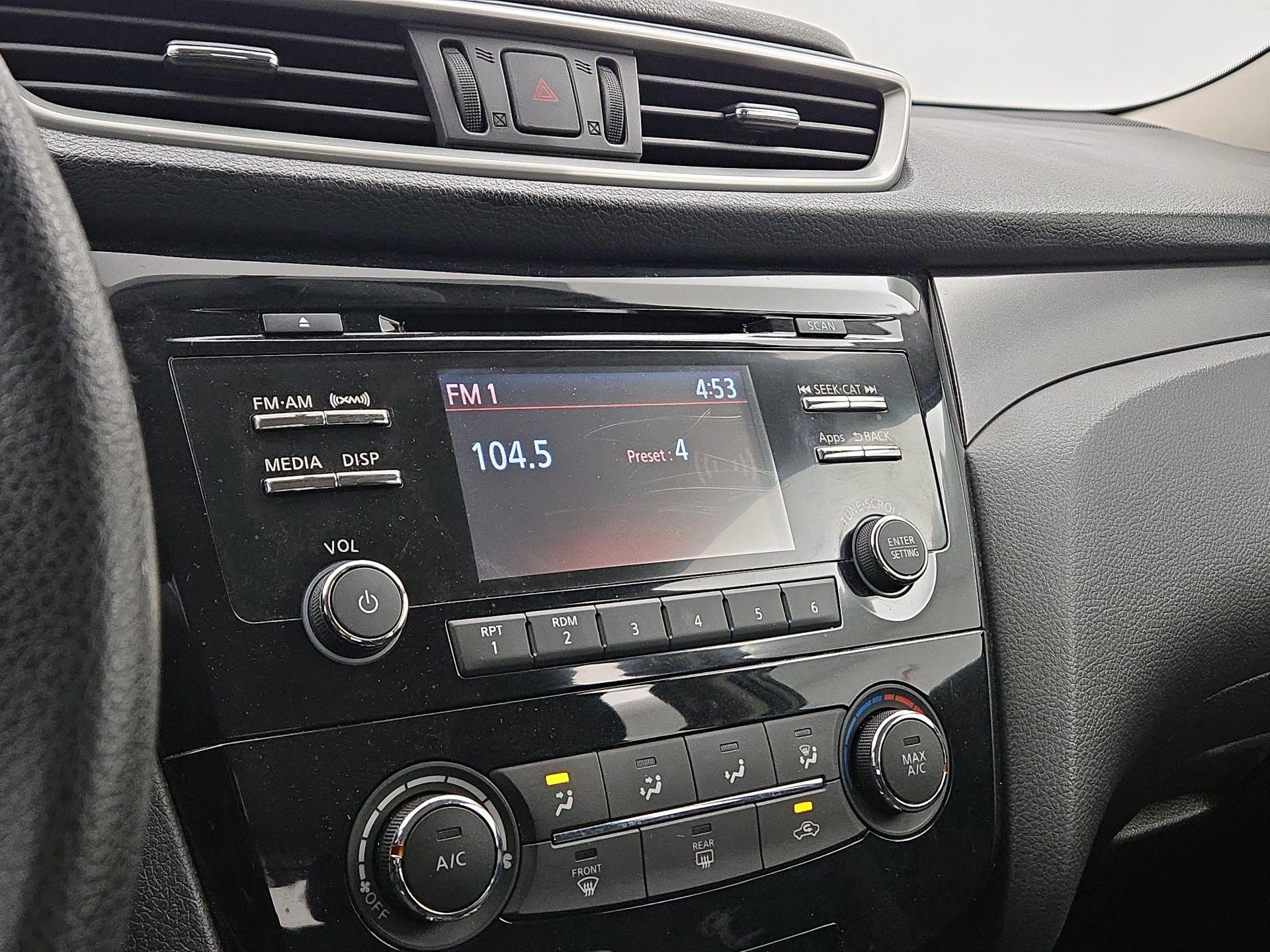 Thumbnail: 2016 Nissan Rogue - 15