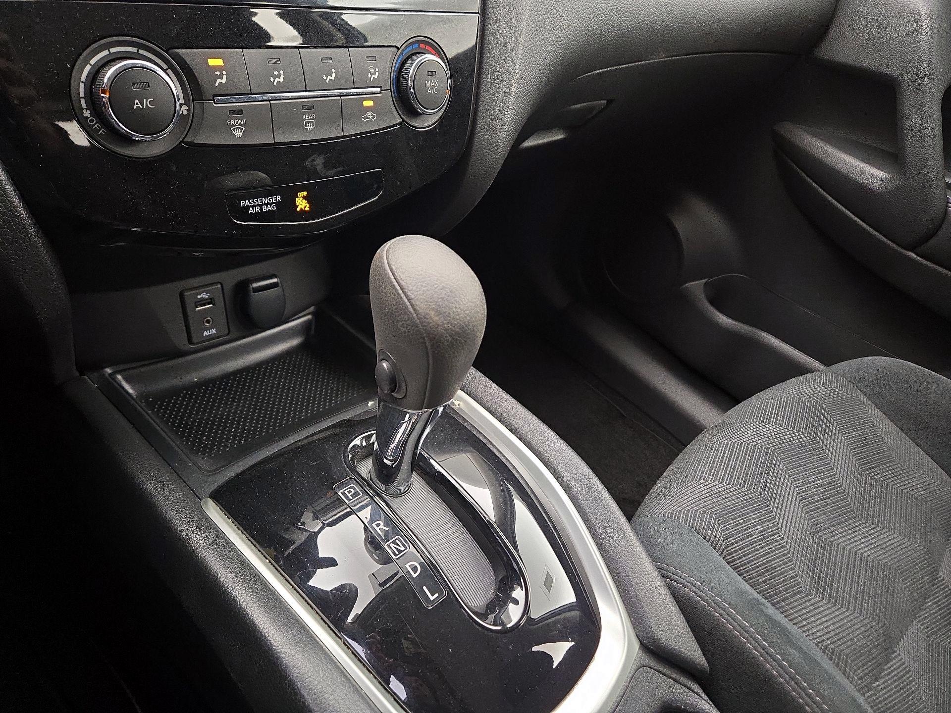 Thumbnail: 2016 Nissan Rogue - 17