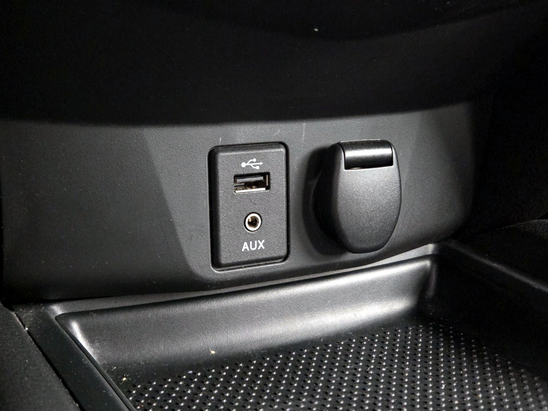 Thumbnail: 2016 Nissan Rogue - 18