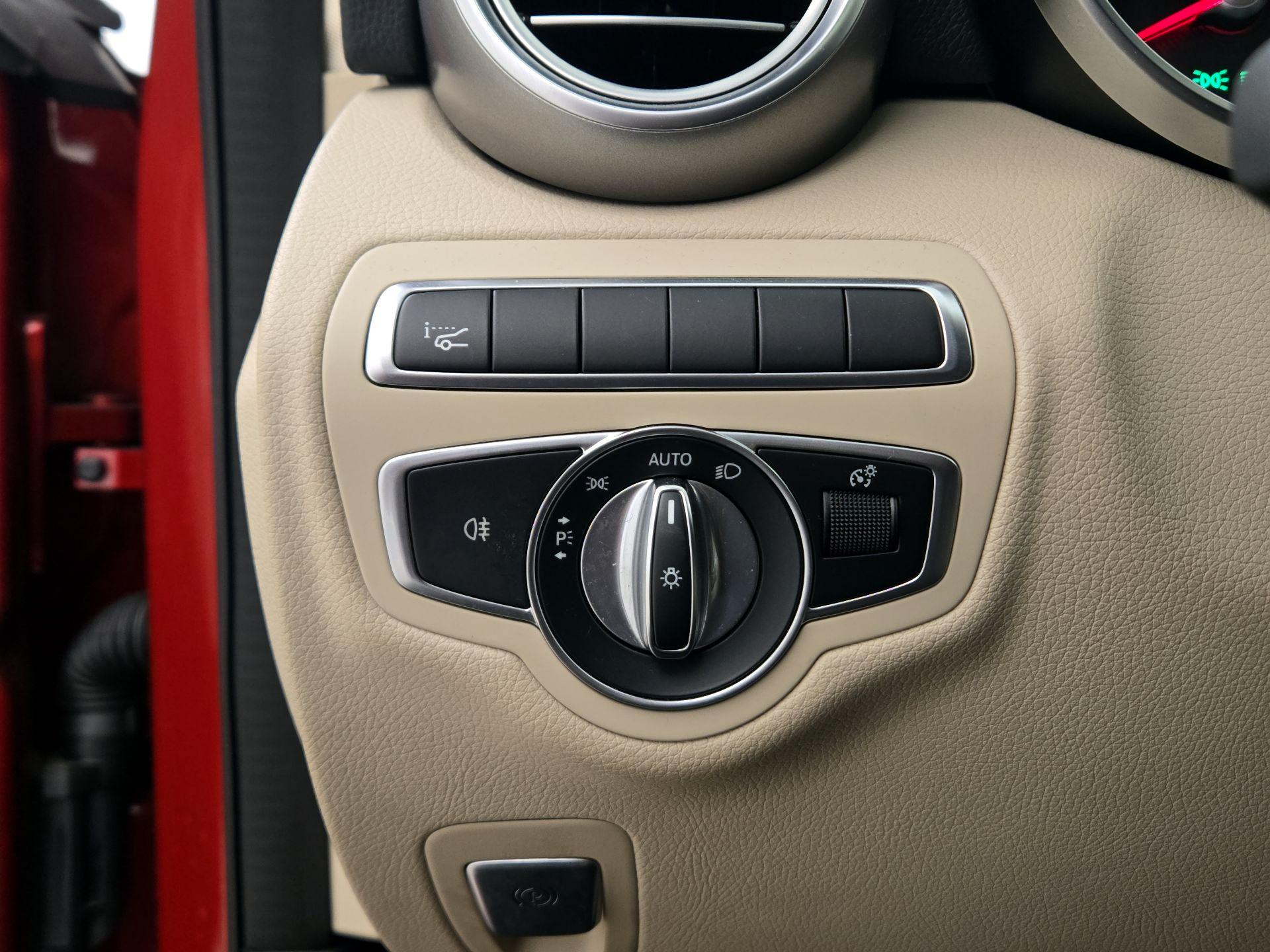 Thumbnail: 2018 Mercedes-Benz C-Class - 13