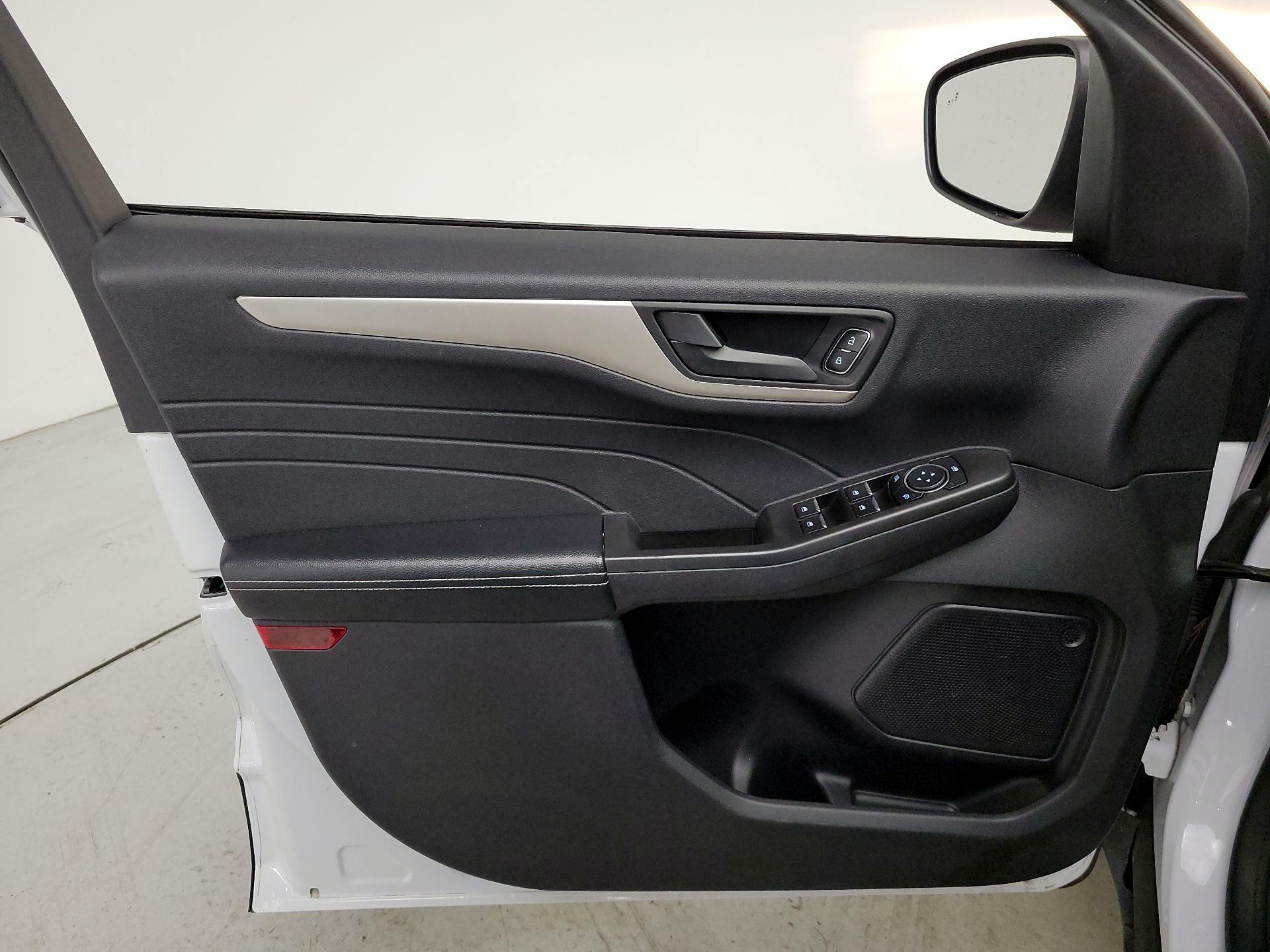 Thumbnail: 2022 Ford Escape - 12