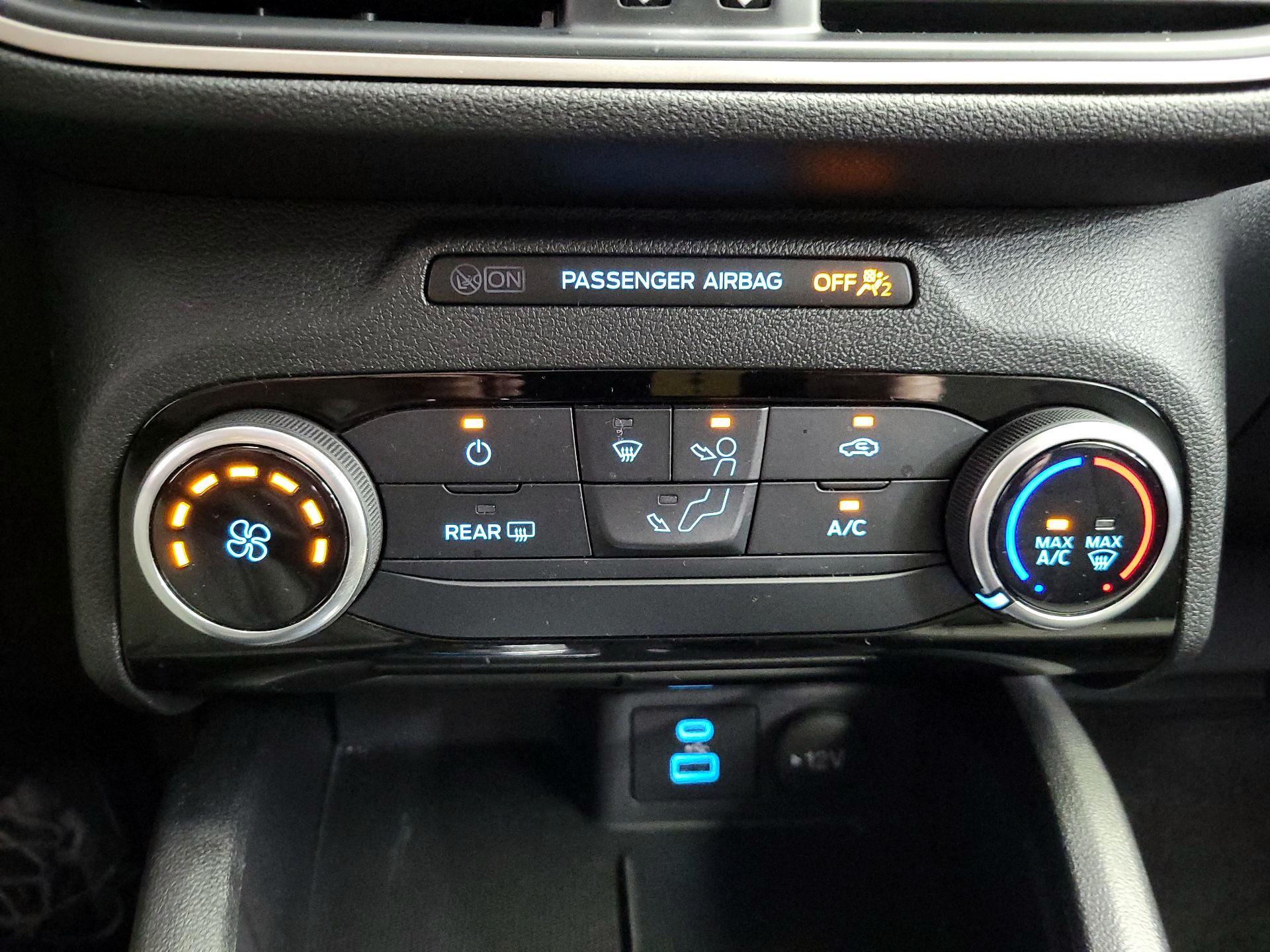 Thumbnail: 2022 Ford Escape - 16