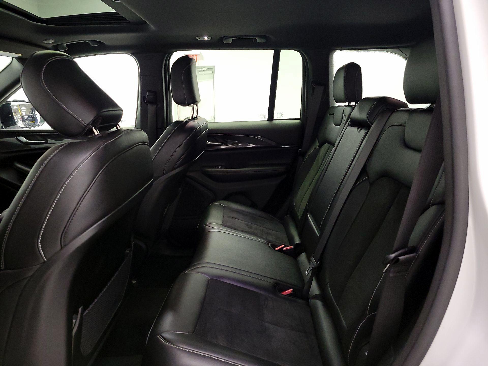 Thumbnail: 2023 Jeep Grand Cherokee - 20