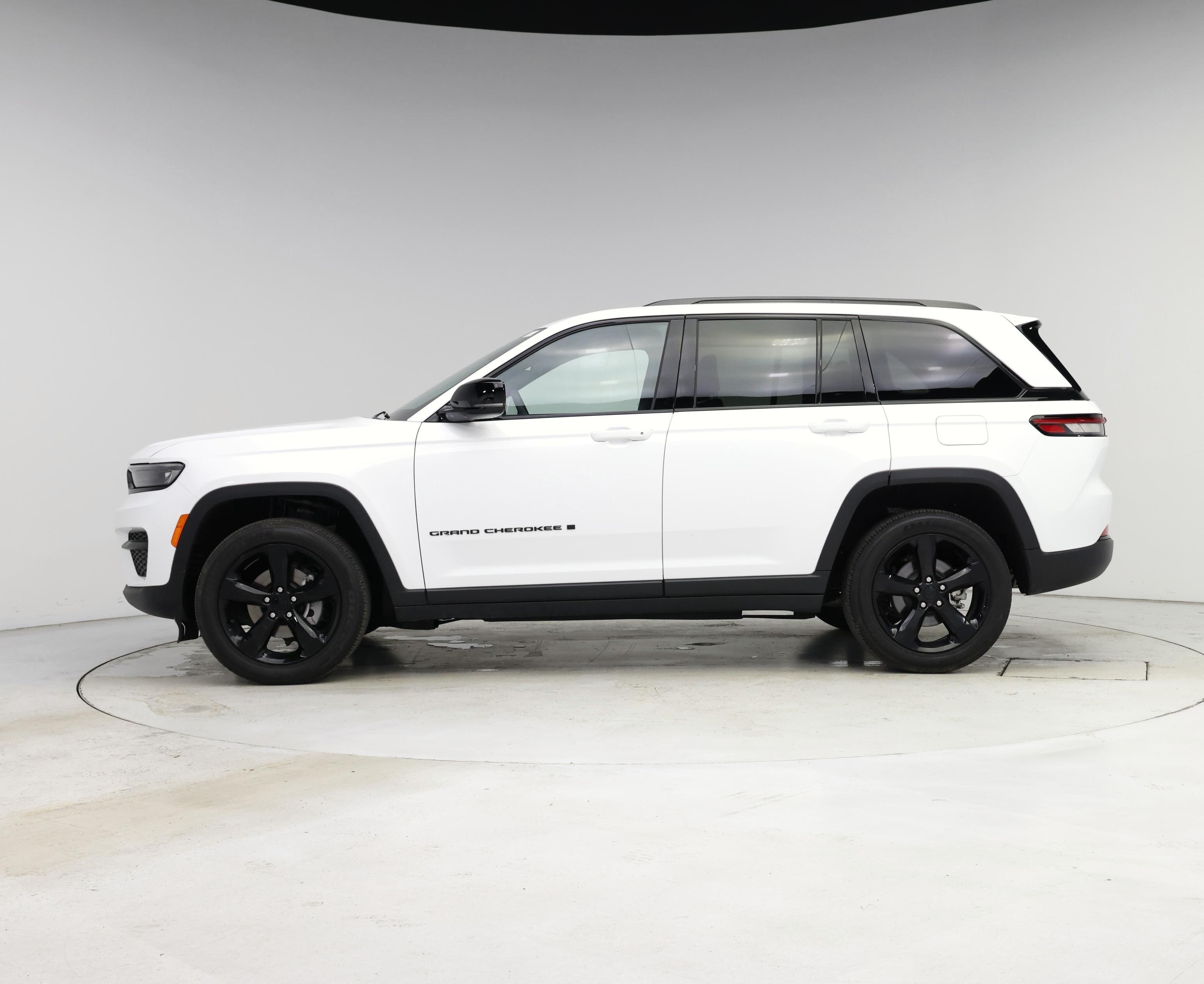 Thumbnail: 2023 Jeep Grand Cherokee - 3