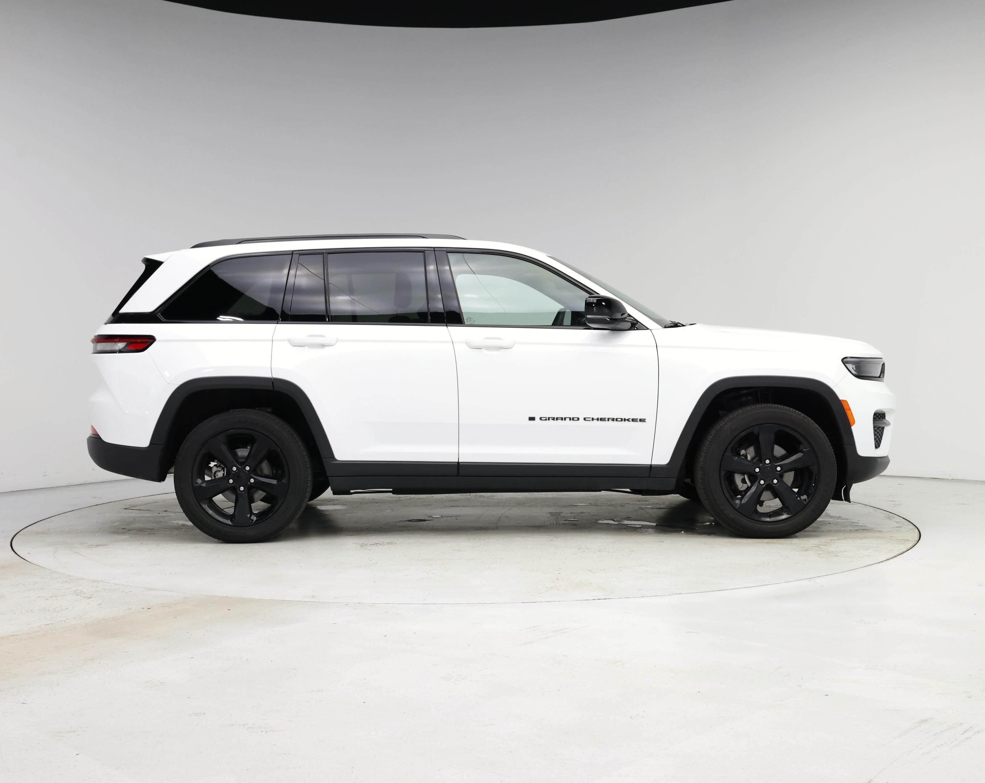 Thumbnail: 2023 Jeep Grand Cherokee - 7