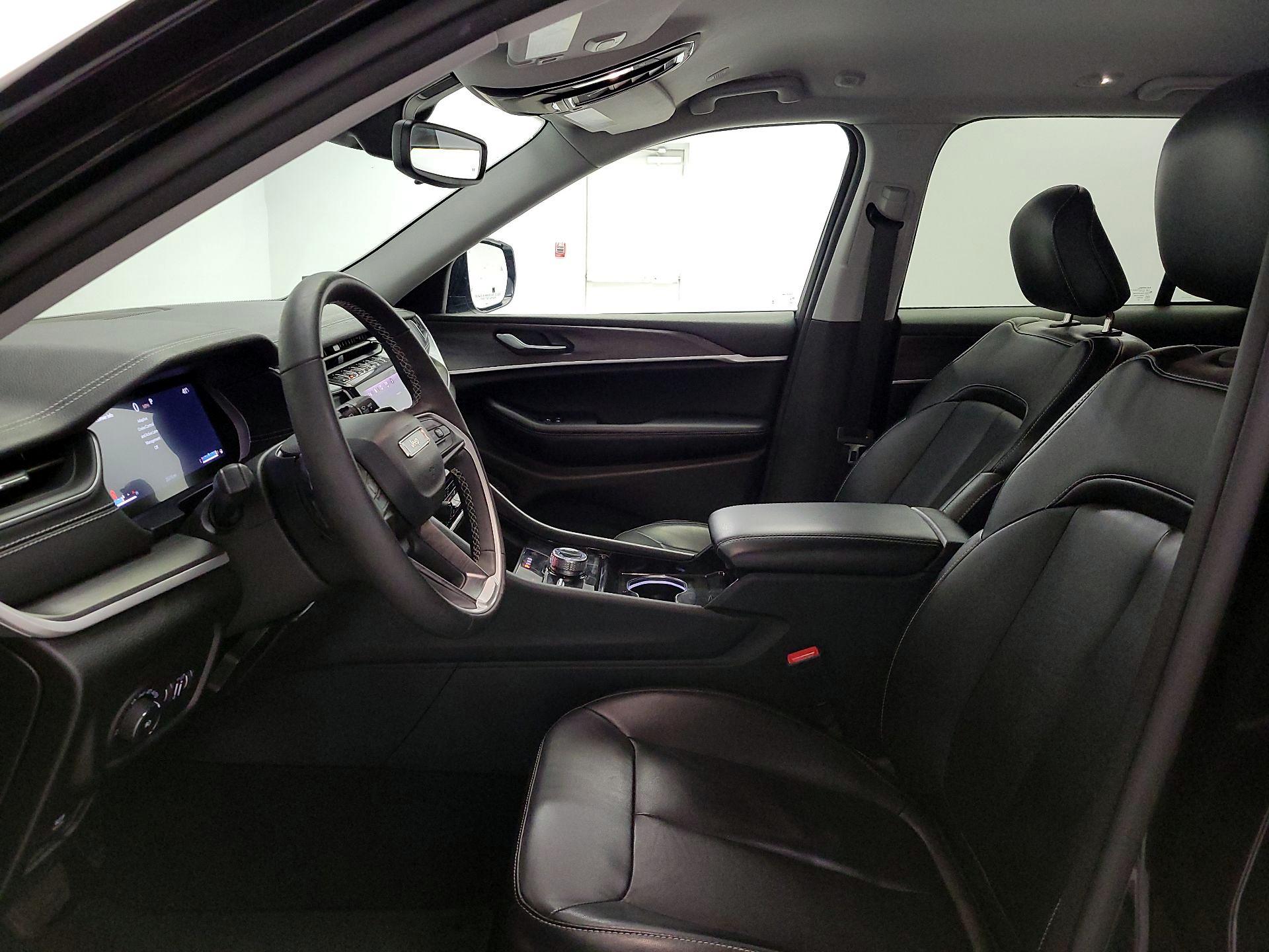 Thumbnail: 2023 Jeep Grand Cherokee - 11