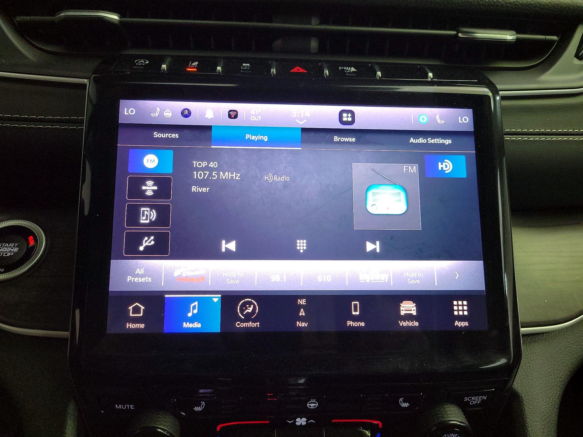 Thumbnail: 2023 Jeep Grand Cherokee - 16