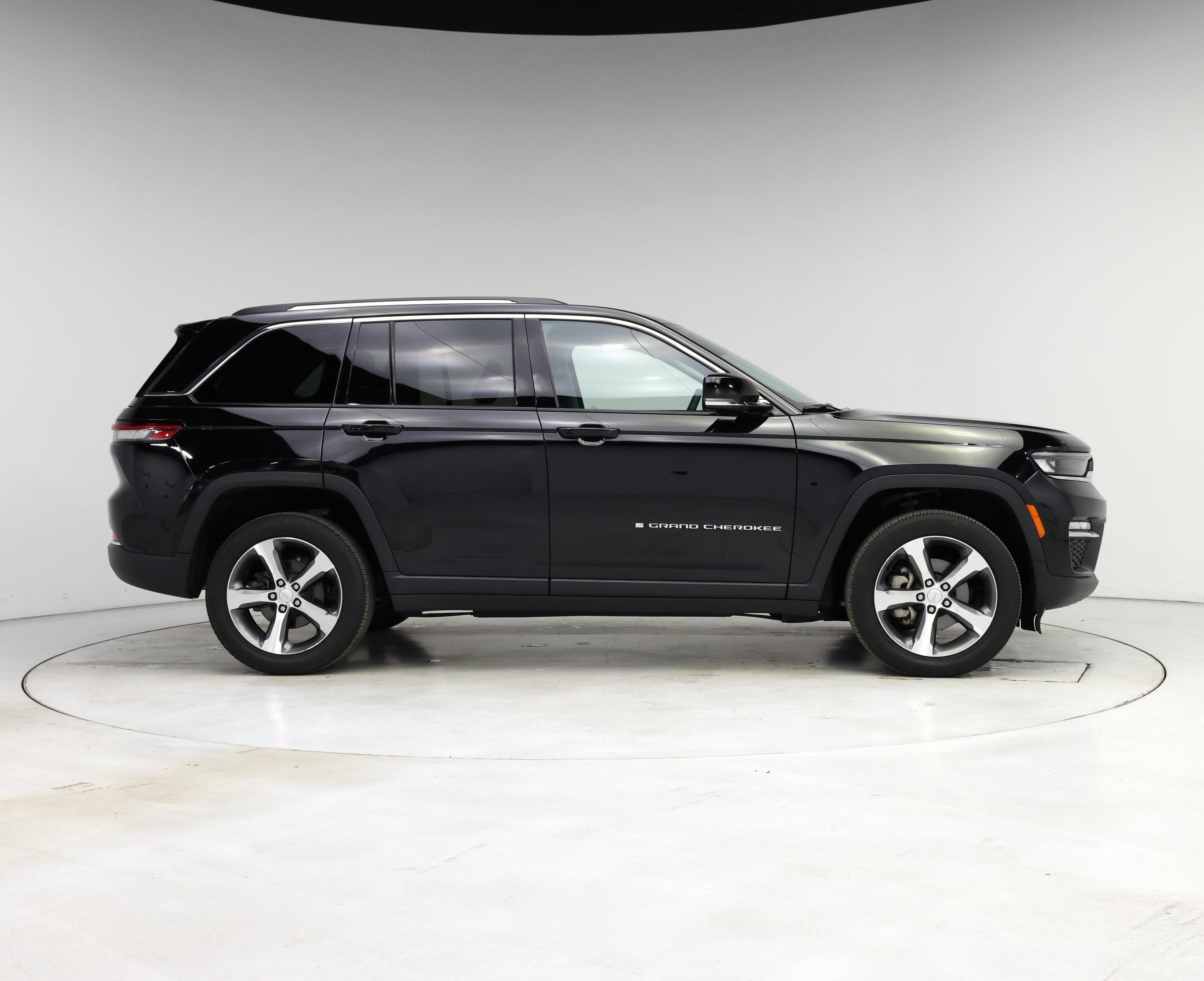 Thumbnail: 2023 Jeep Grand Cherokee - 7