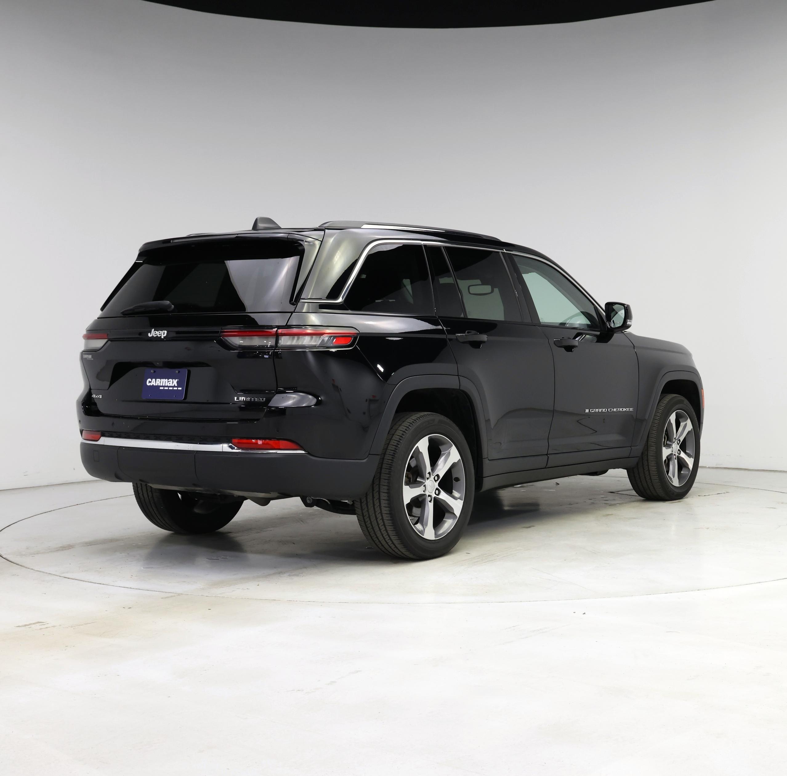 Thumbnail: 2023 Jeep Grand Cherokee - 8