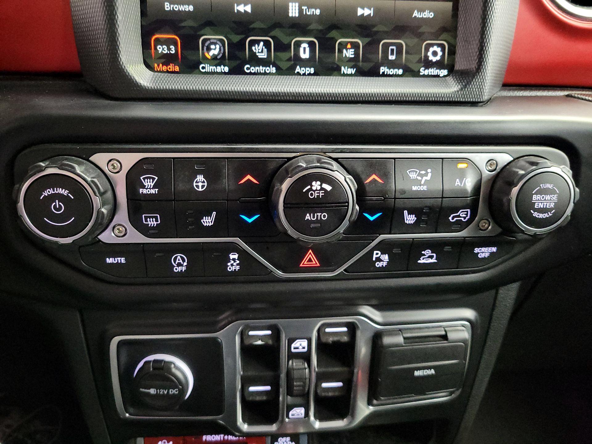 Thumbnail: 2022 Jeep Wrangler - 17