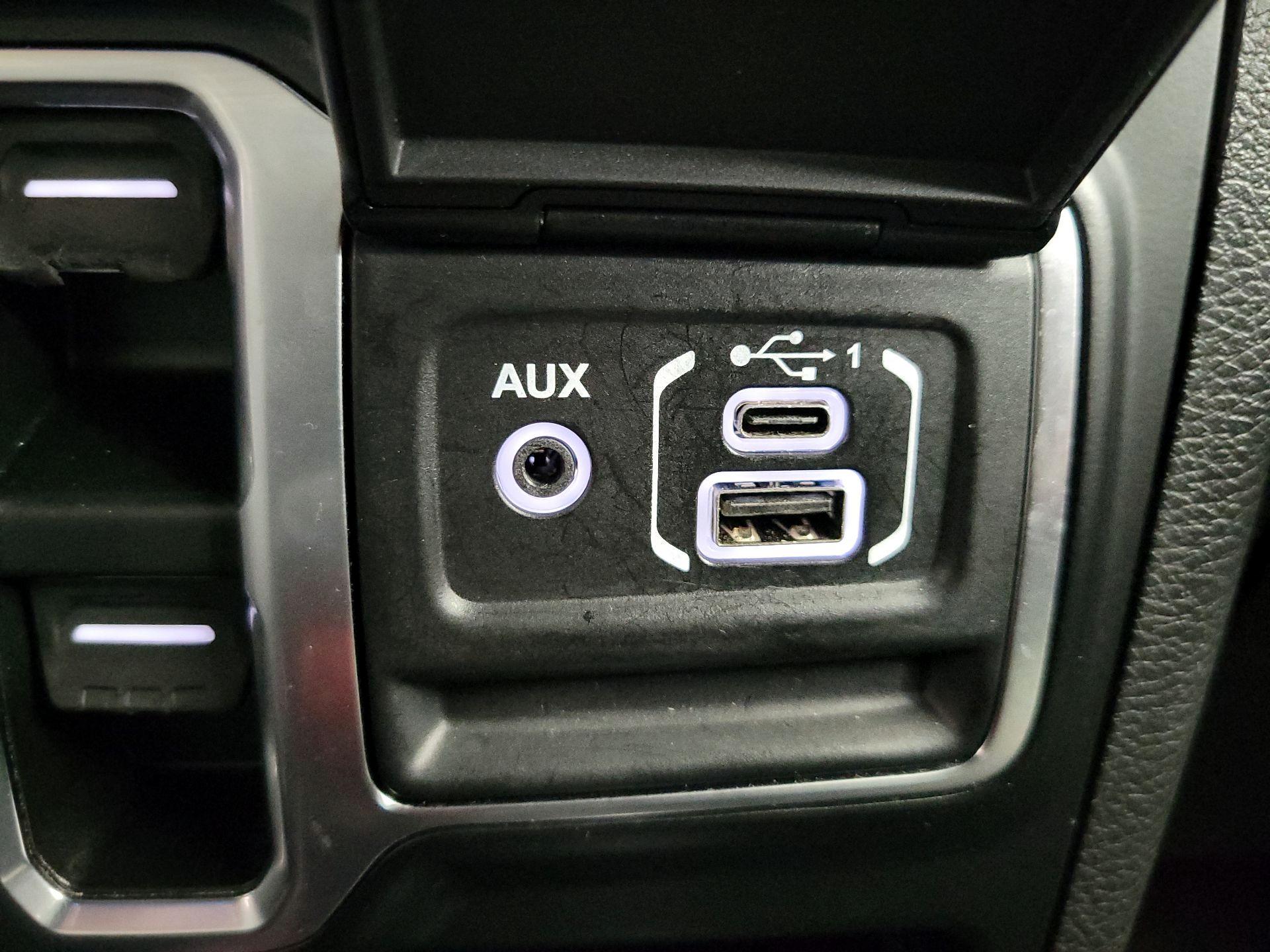 Thumbnail: 2022 Jeep Wrangler - 19