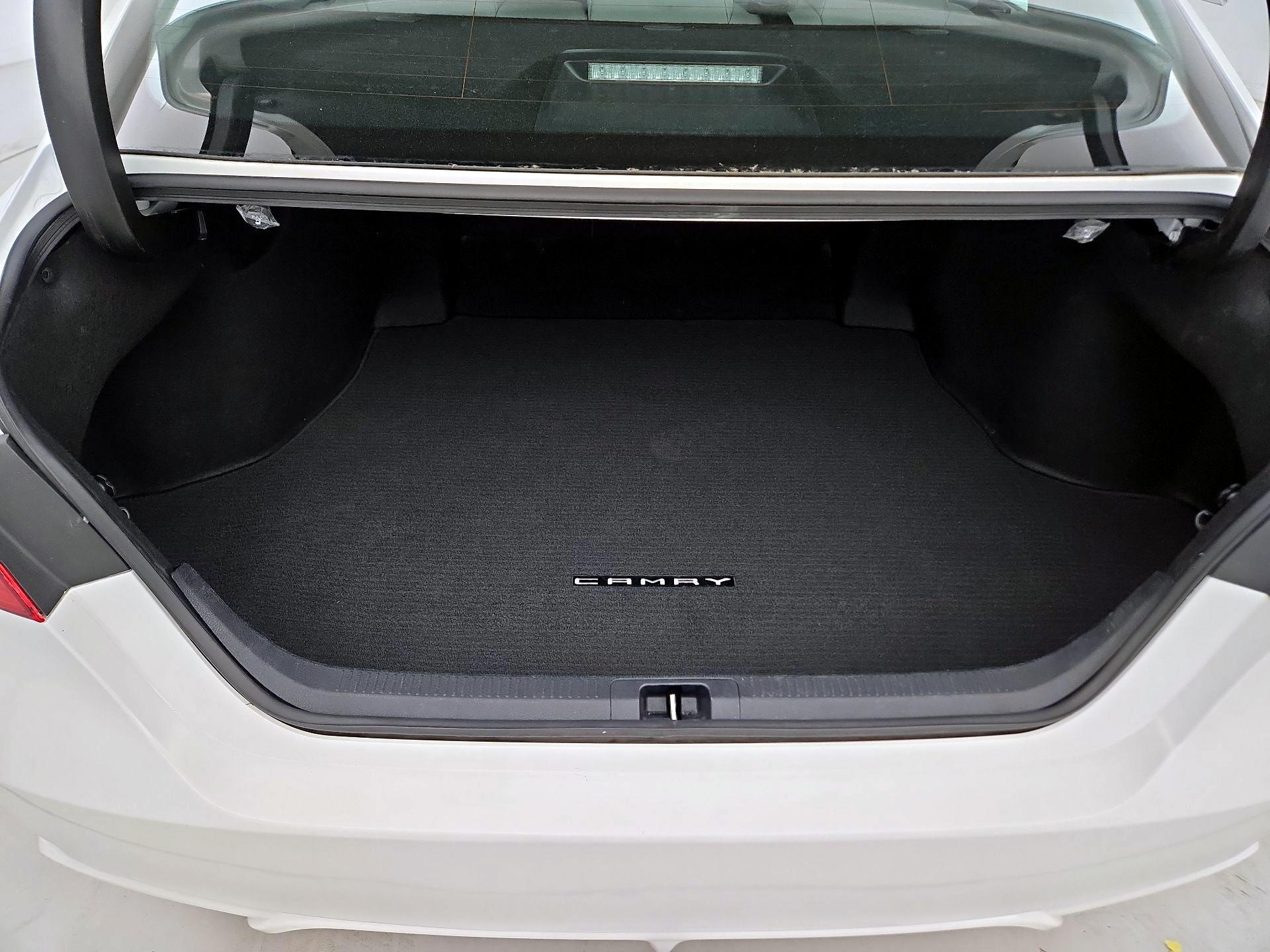 Thumbnail: 2022 Toyota Camry - 20