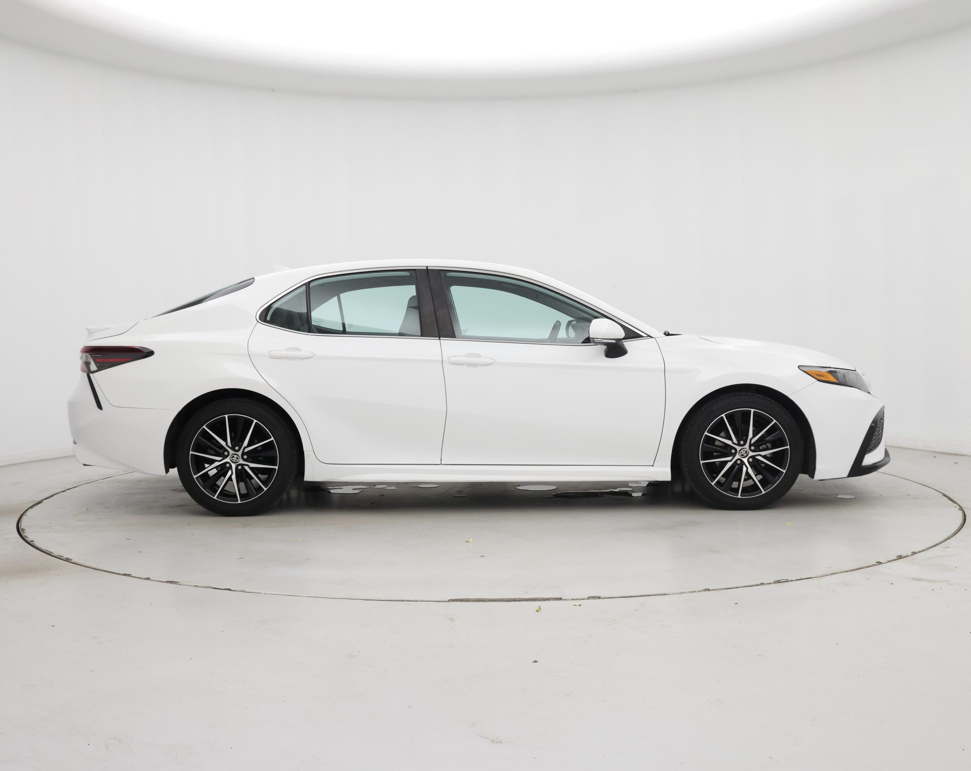 Thumbnail: 2022 Toyota Camry - 7