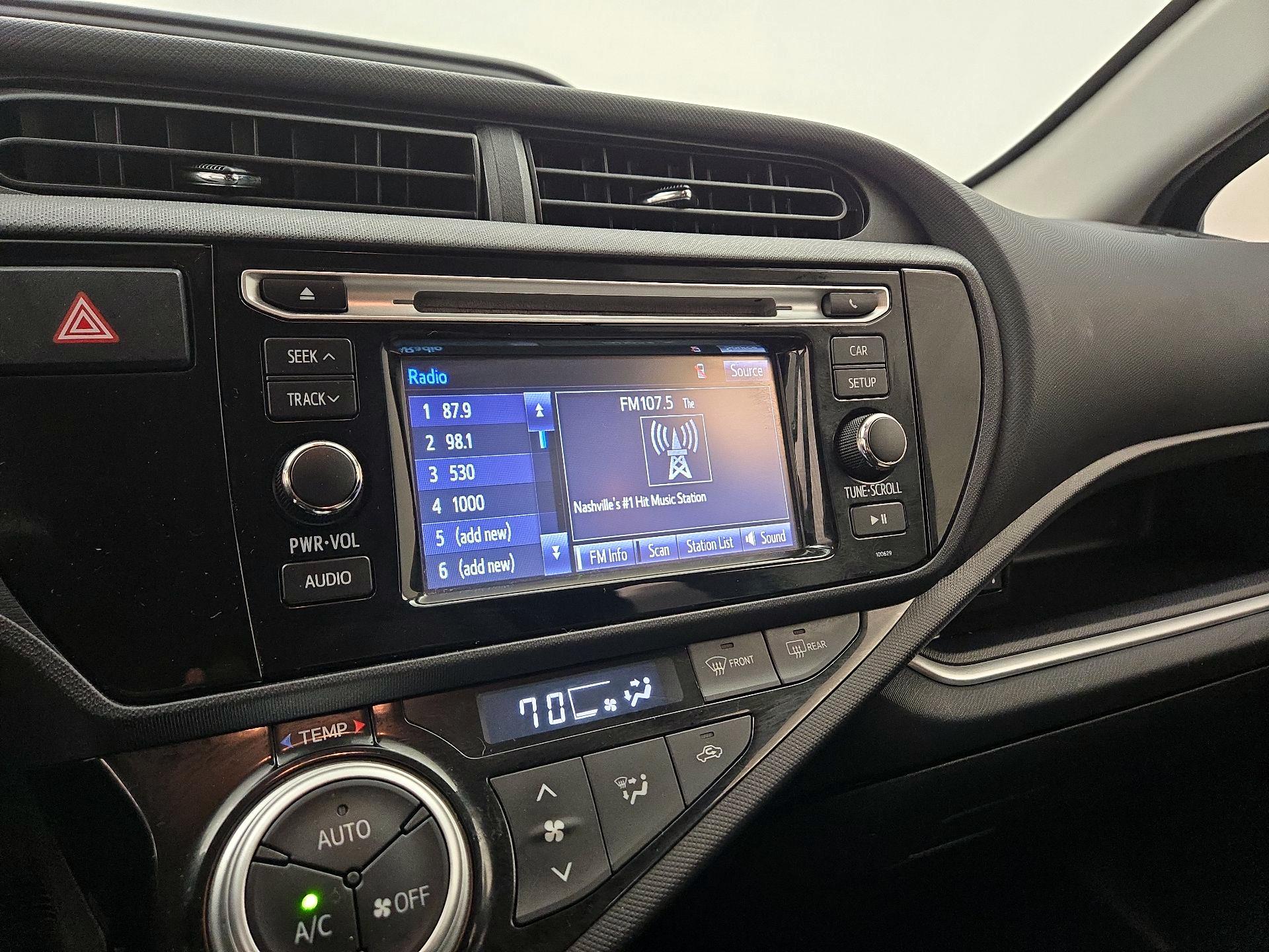 Thumbnail: 2017 Toyota Prius c - 14