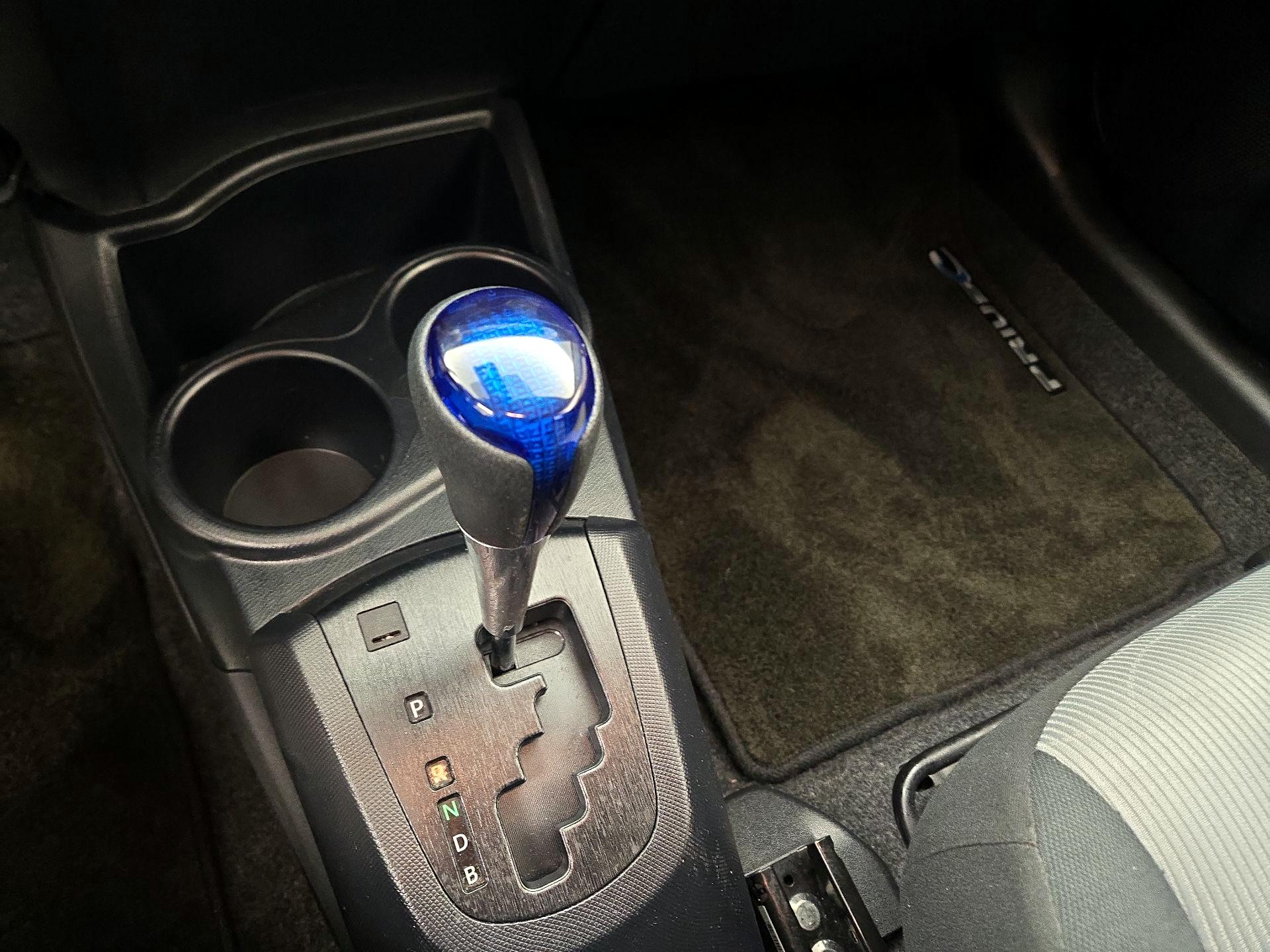 Thumbnail: 2017 Toyota Prius c - 16