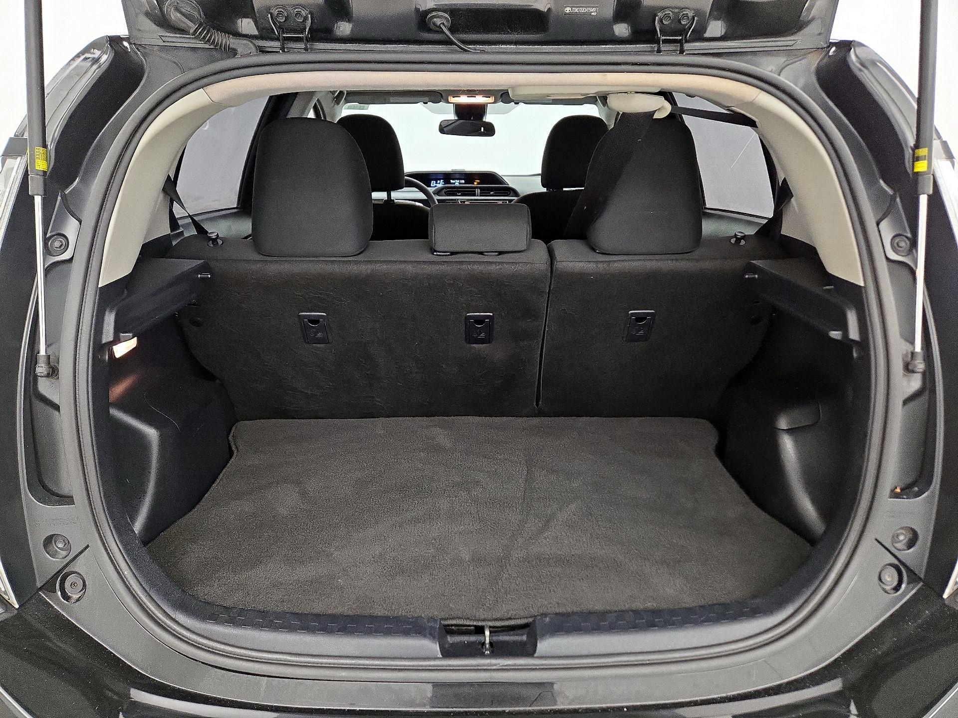 Thumbnail: 2017 Toyota Prius c - 19