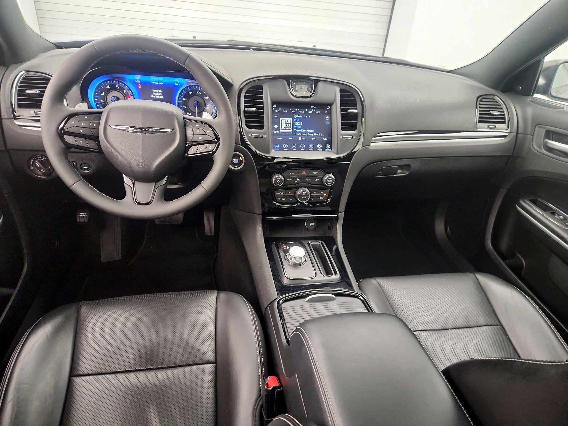 Thumbnail: 2023 Chrysler 300 - 9