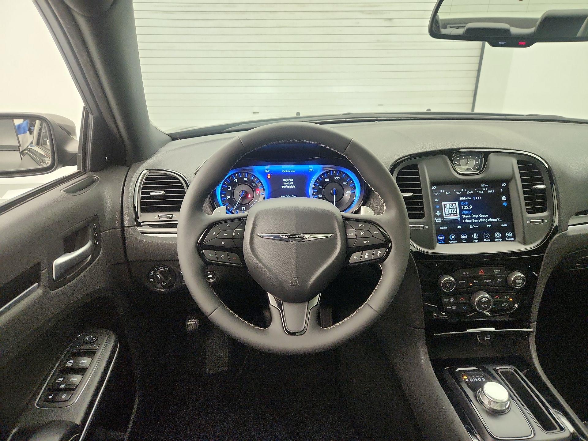 Thumbnail: 2023 Chrysler 300 - 10