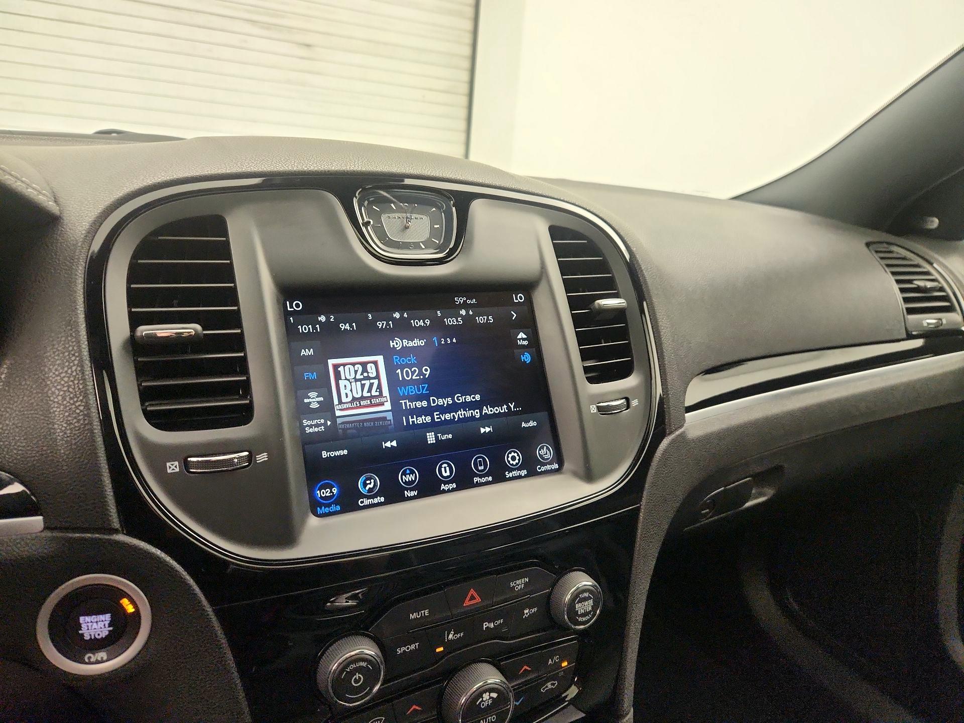 Thumbnail: 2023 Chrysler 300 - 15