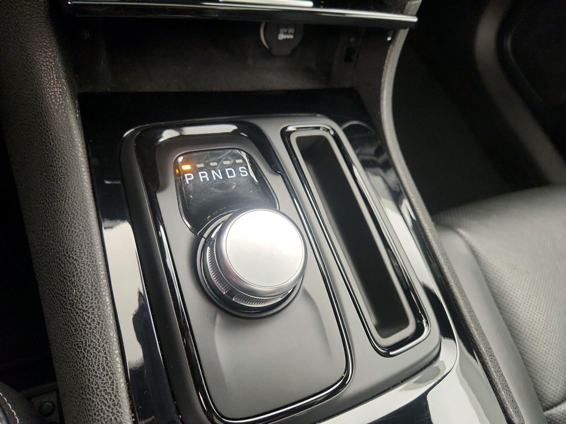 Thumbnail: 2023 Chrysler 300 - 17