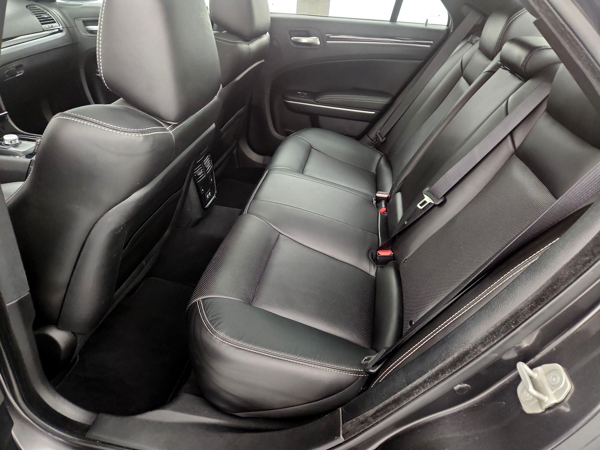 Thumbnail: 2023 Chrysler 300 - 18