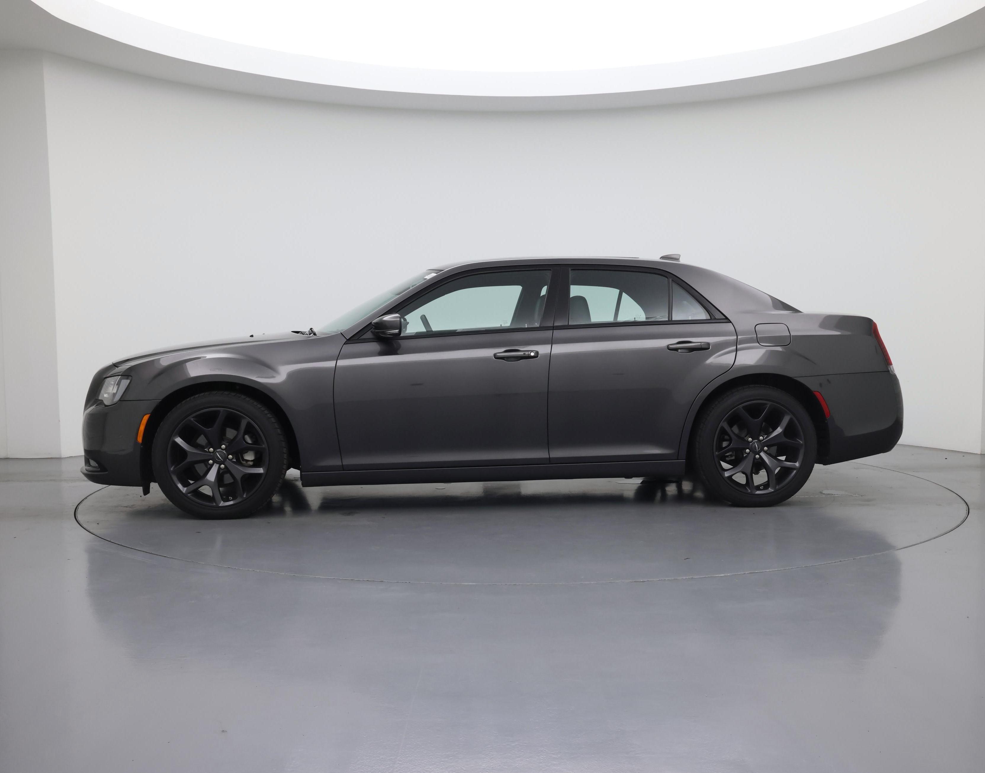 Thumbnail: 2023 Chrysler 300 - 3