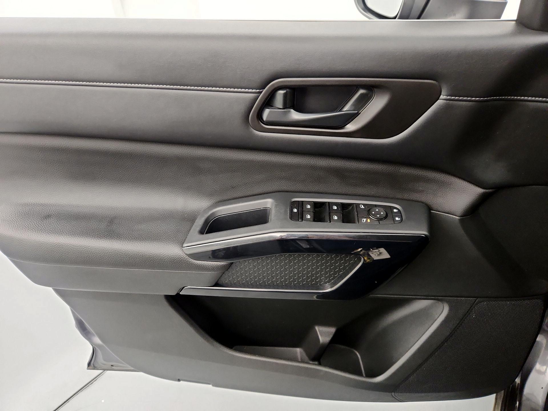 Thumbnail: 2024 Nissan Pathfinder - 12