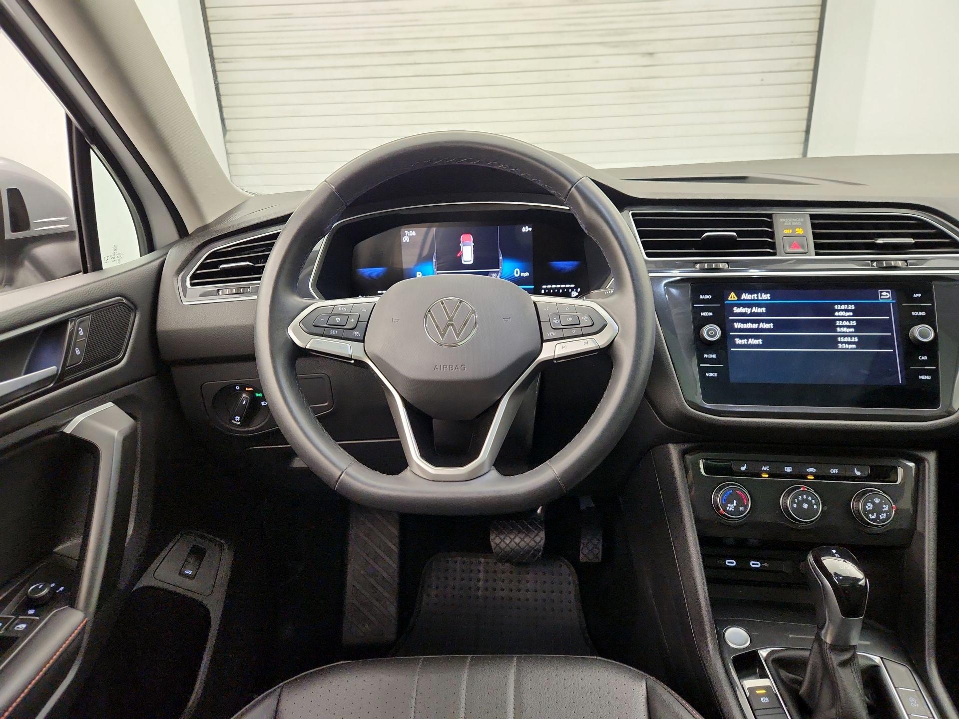 Thumbnail: 2024 Volkswagen Tiguan - 10