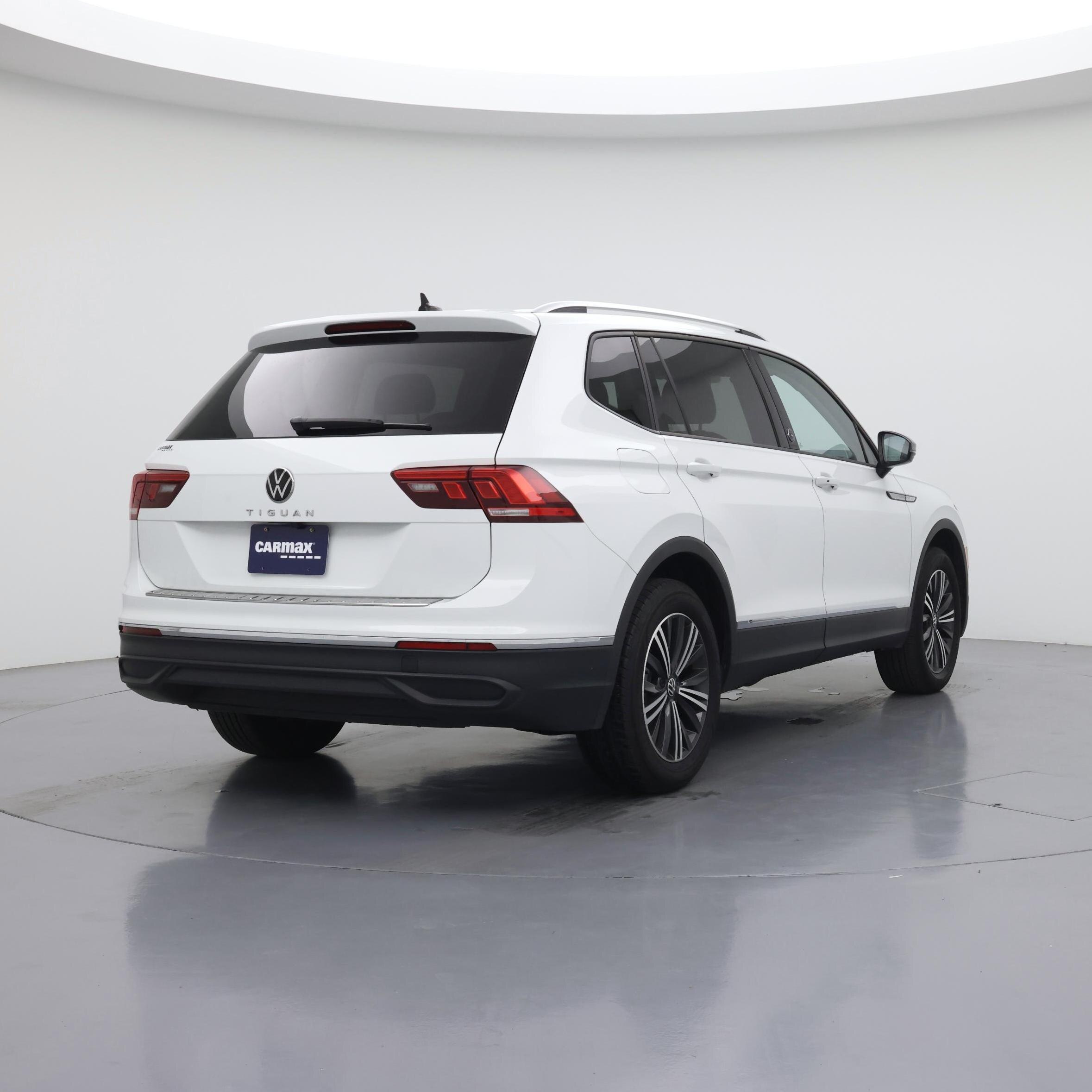 Thumbnail: 2024 Volkswagen Tiguan - 8
