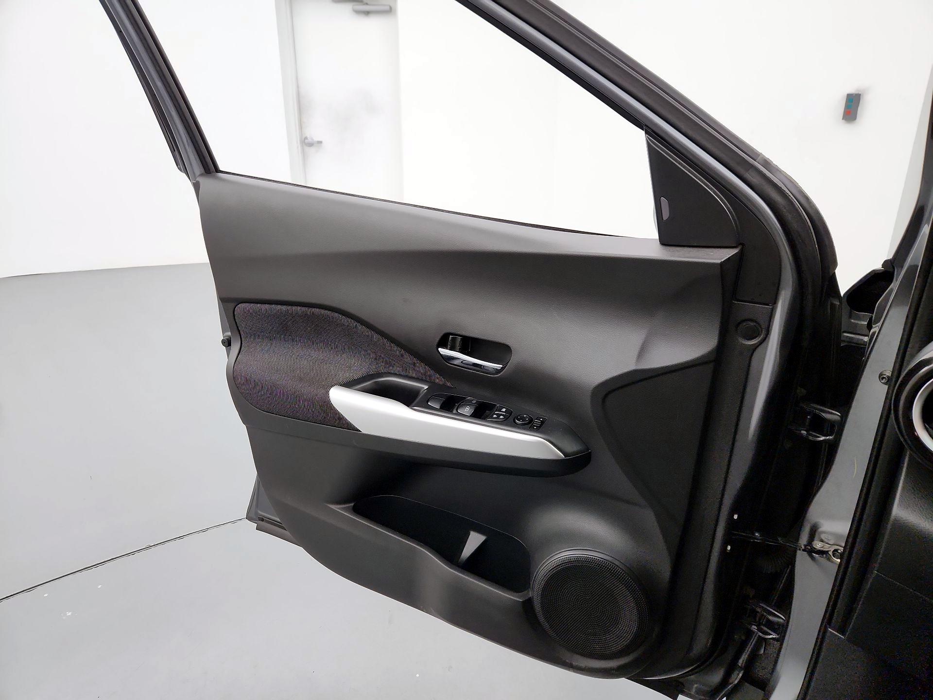 Thumbnail: 2020 Nissan Kicks - 12