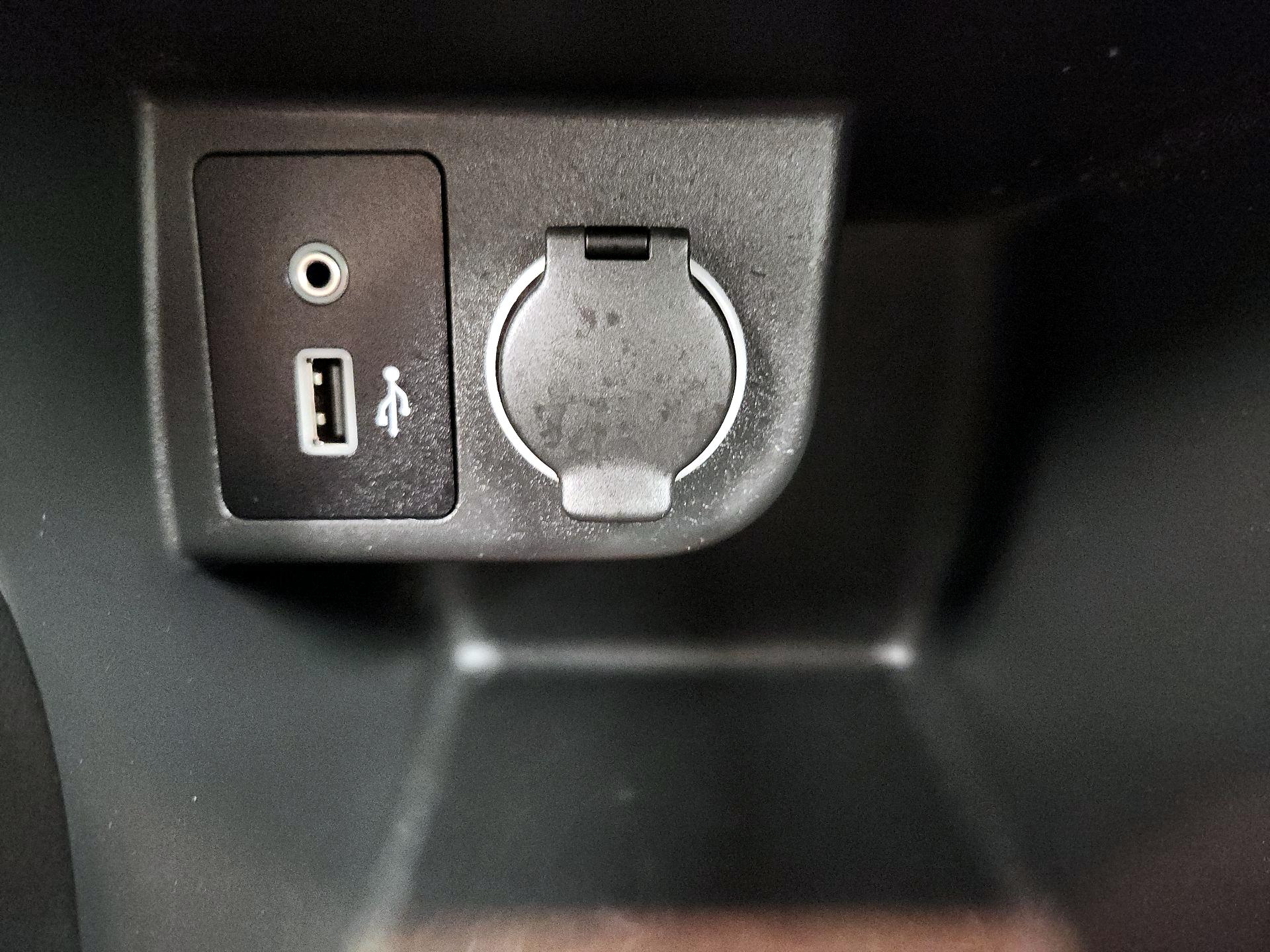 Thumbnail: 2020 Nissan Kicks - 17