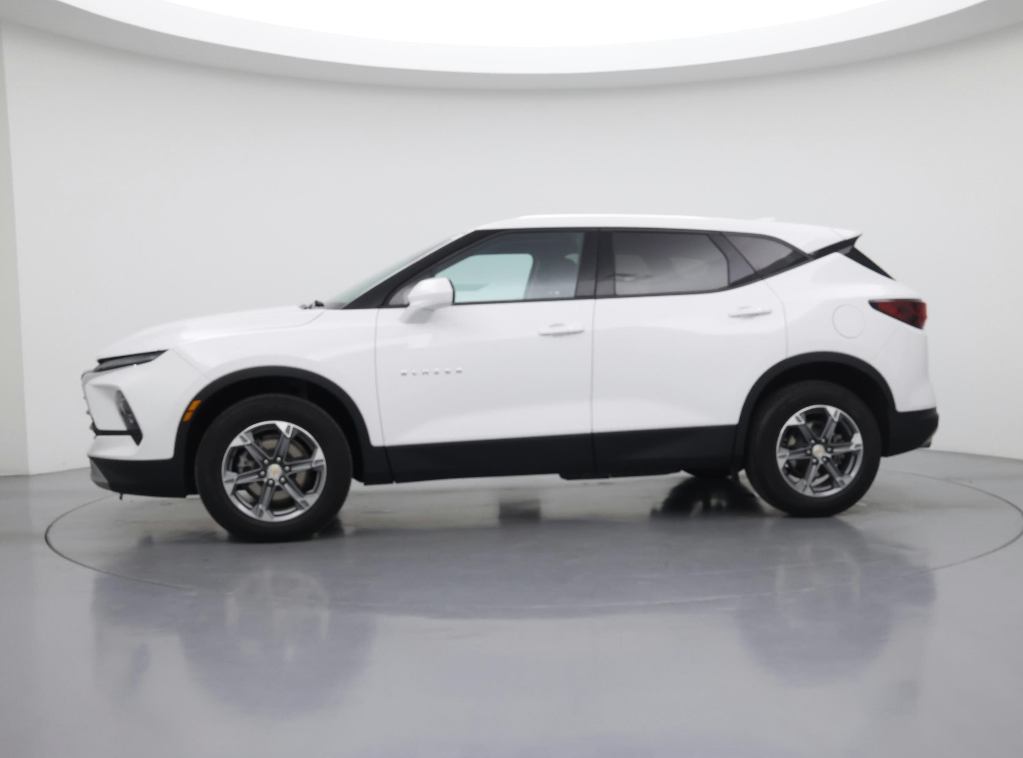 Thumbnail: 2023 Chevrolet Blazer - 3