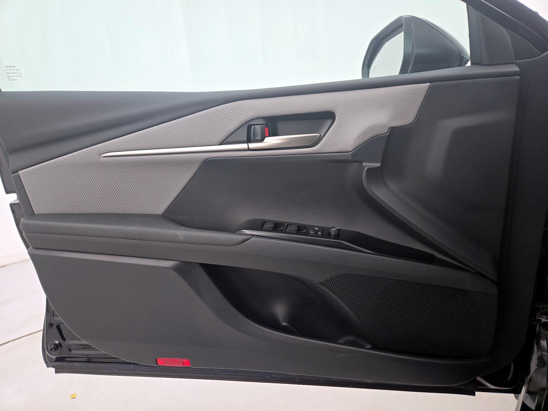 Thumbnail: 2025 Toyota Camry - 12