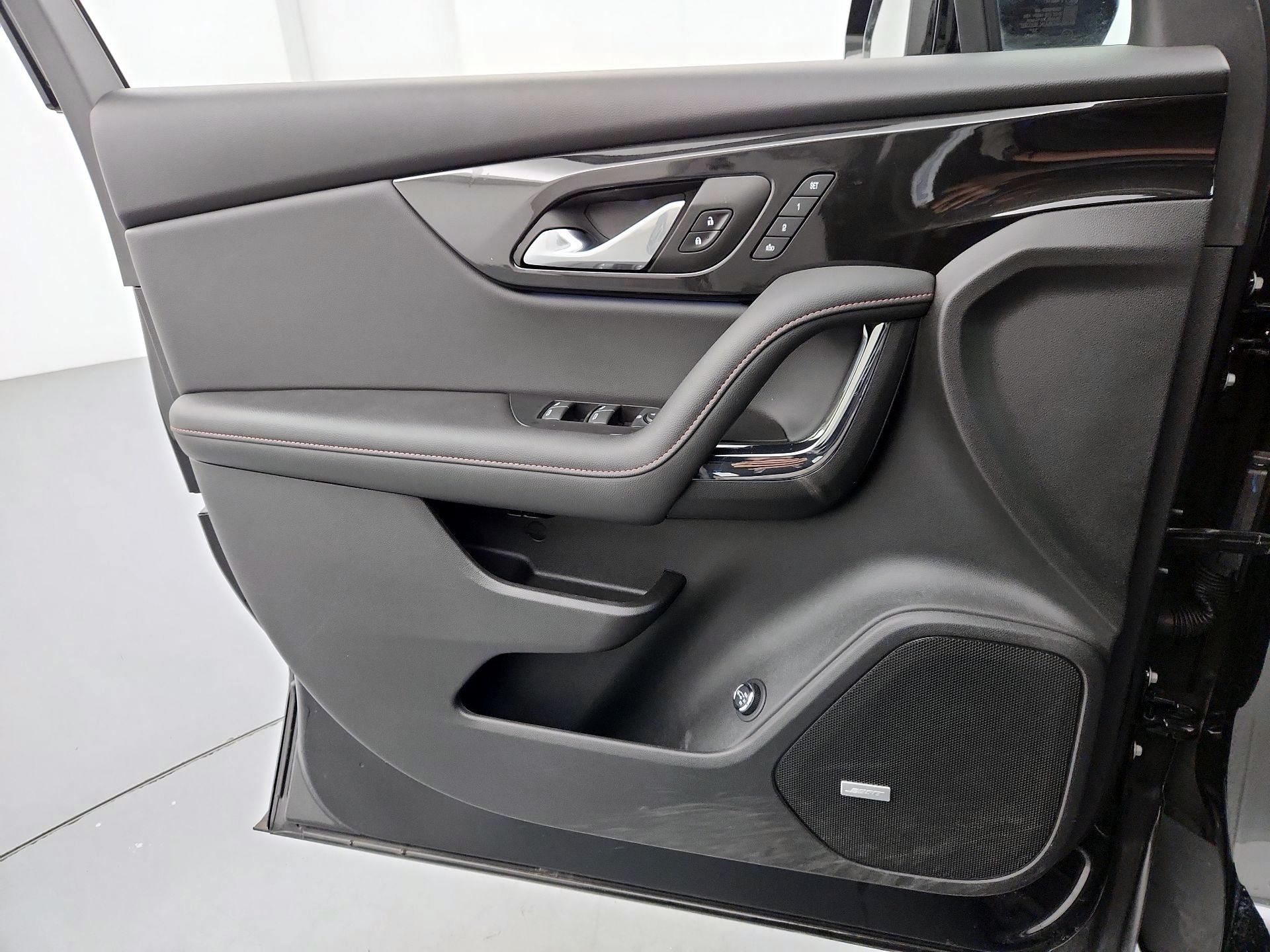 Thumbnail: 2024 Chevrolet Blazer - 12