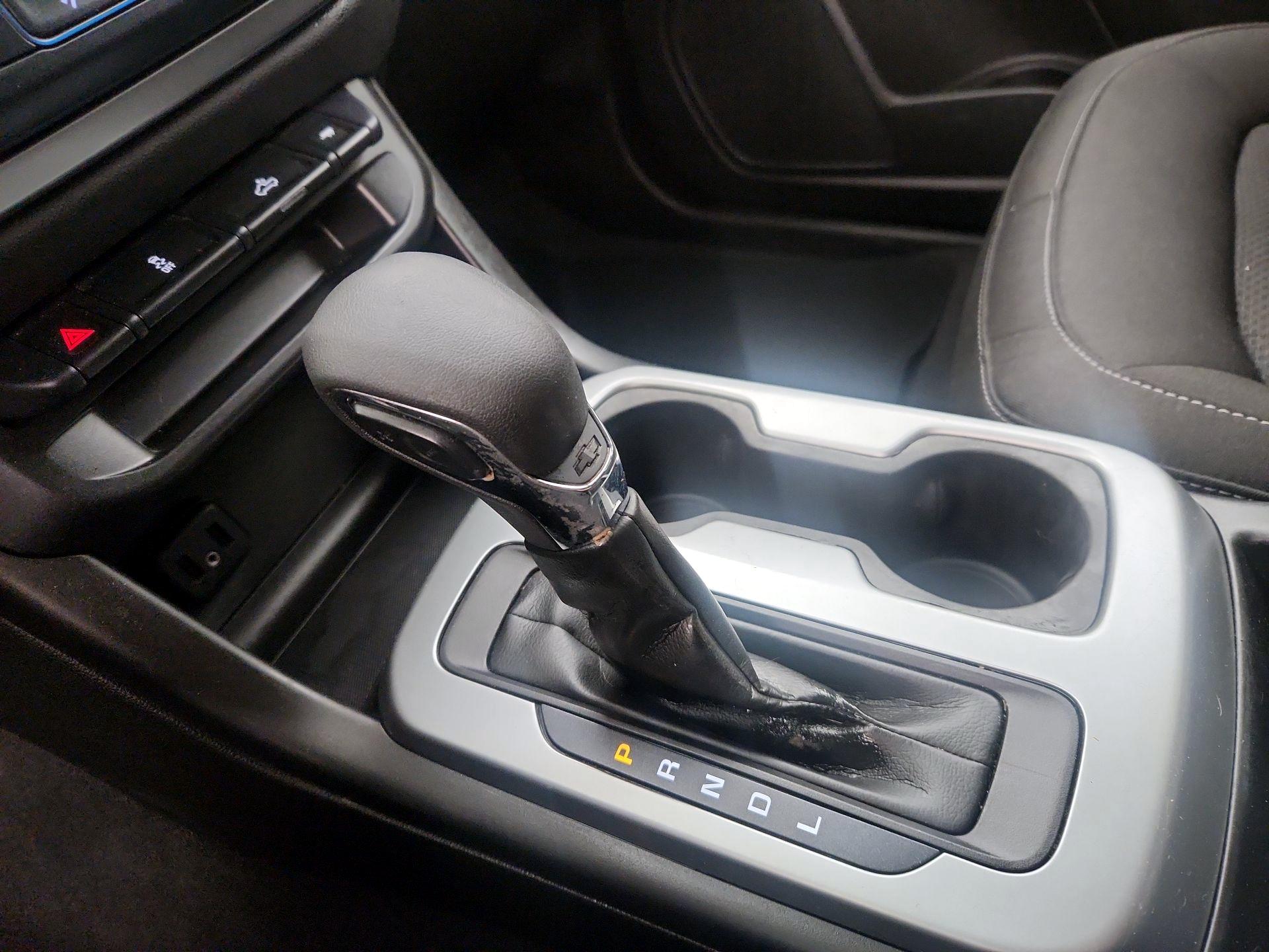 Thumbnail: 2022 Chevrolet Colorado - 17