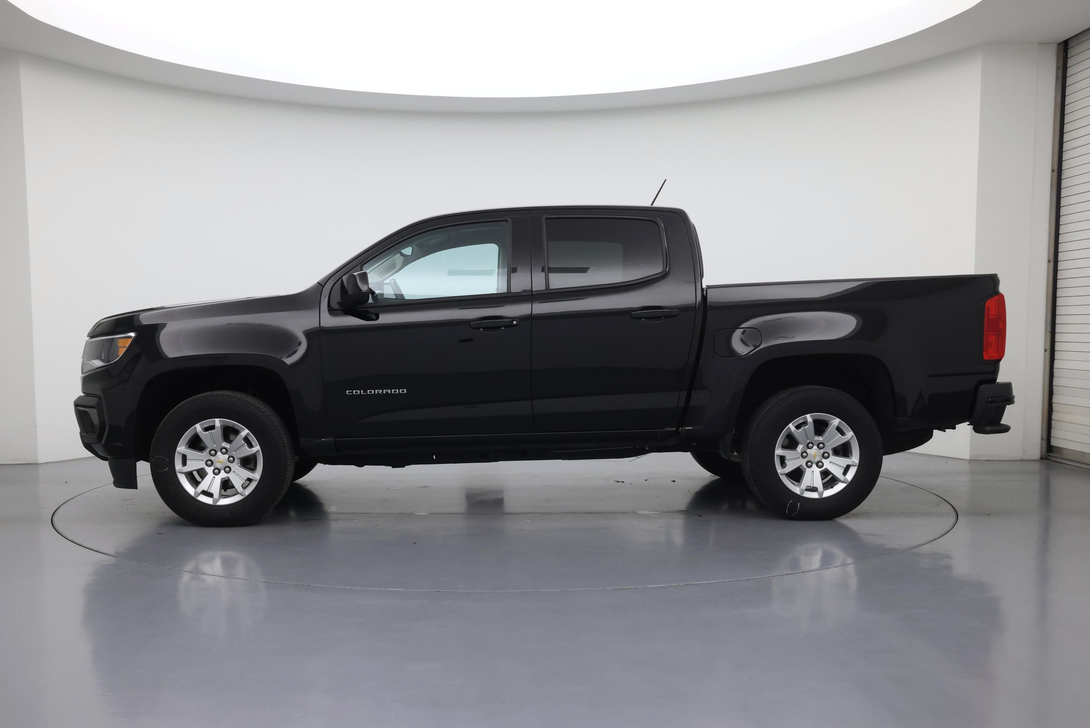 Thumbnail: 2022 Chevrolet Colorado - 3