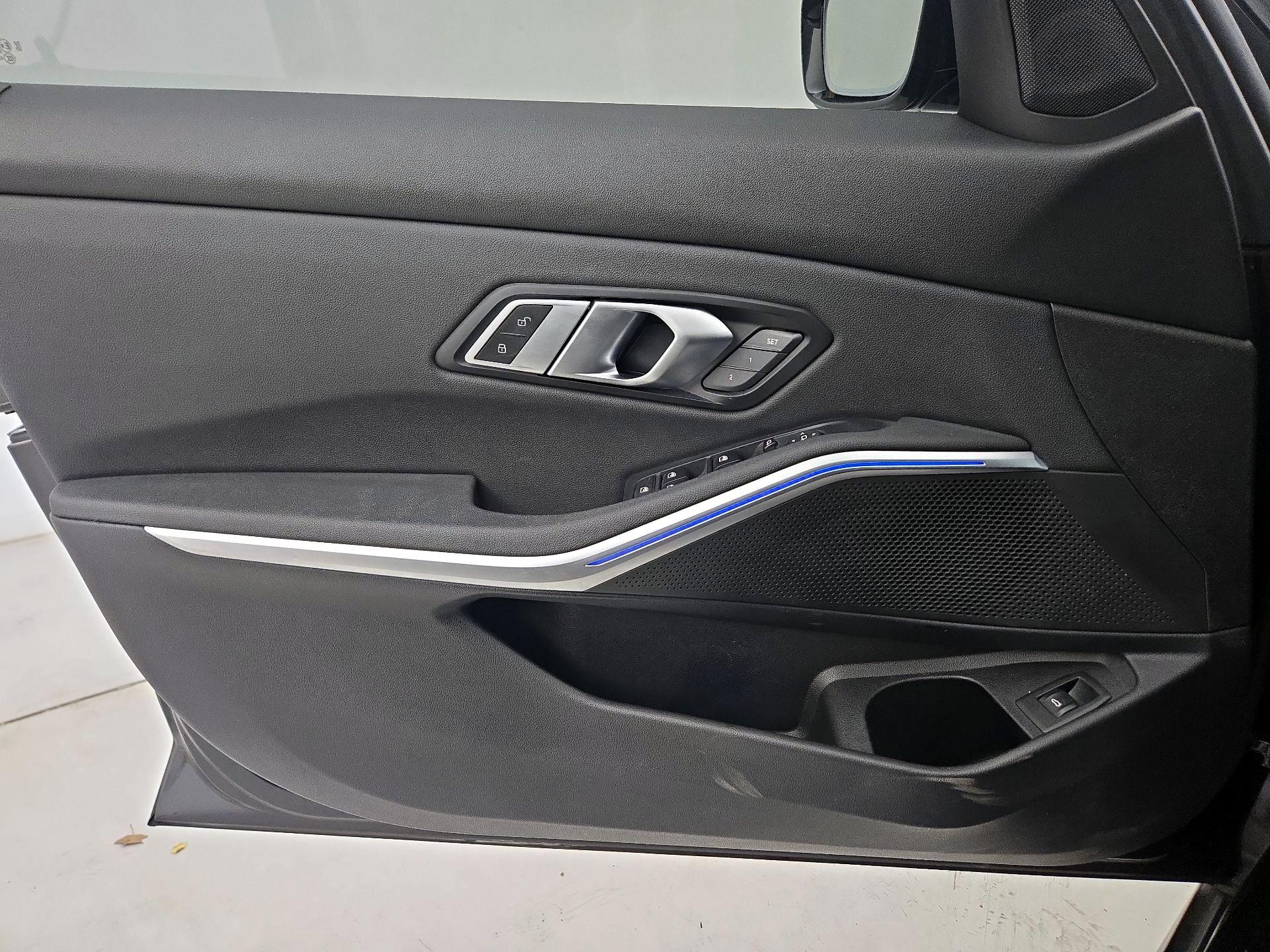 Thumbnail: 2021 BMW 3 Series - 12