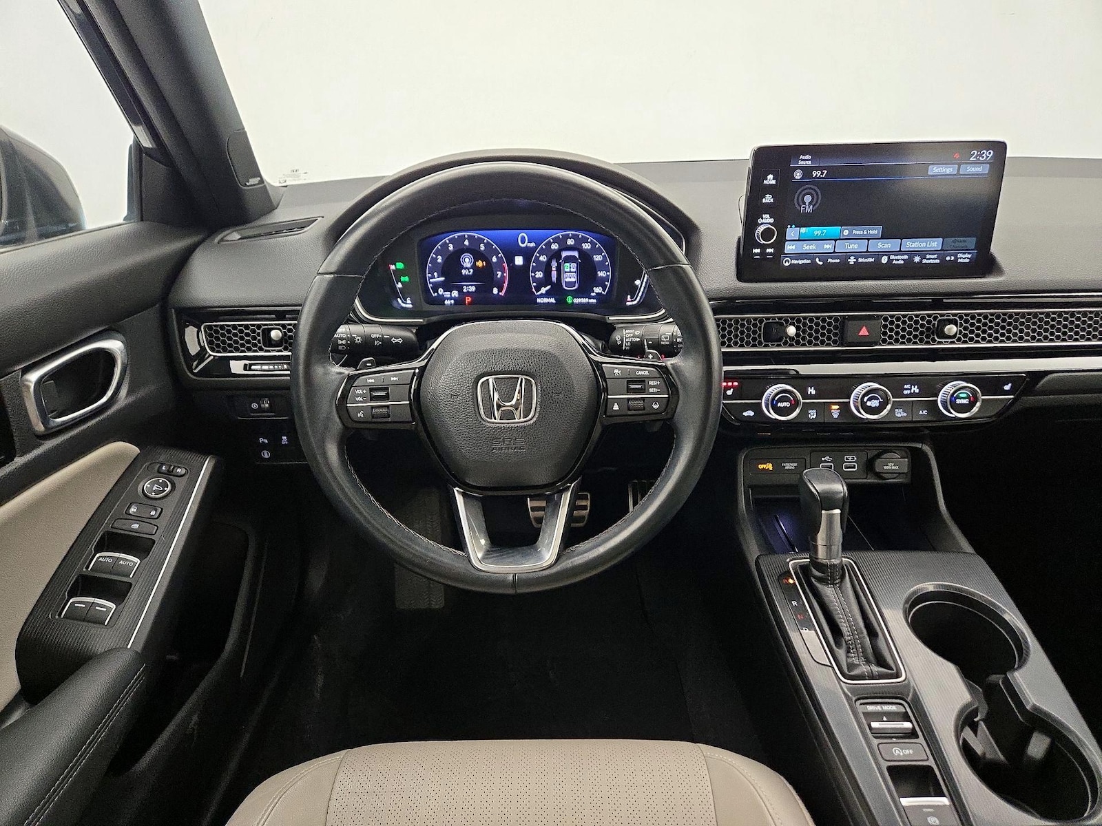2022 Honda Civic Hatchback Sport Touring - Photo 11