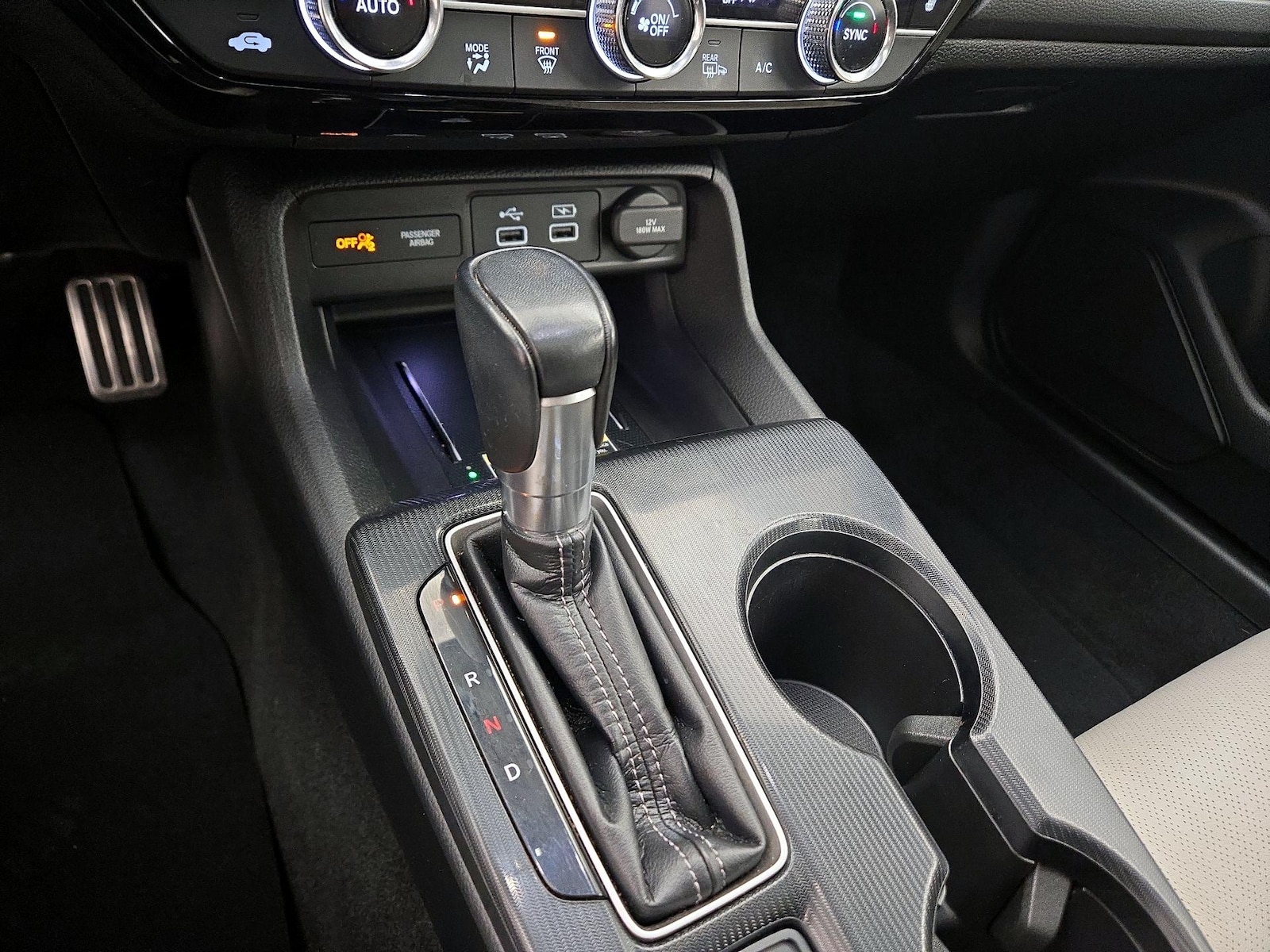 2022 Honda Civic Hatchback Sport Touring - Photo 18