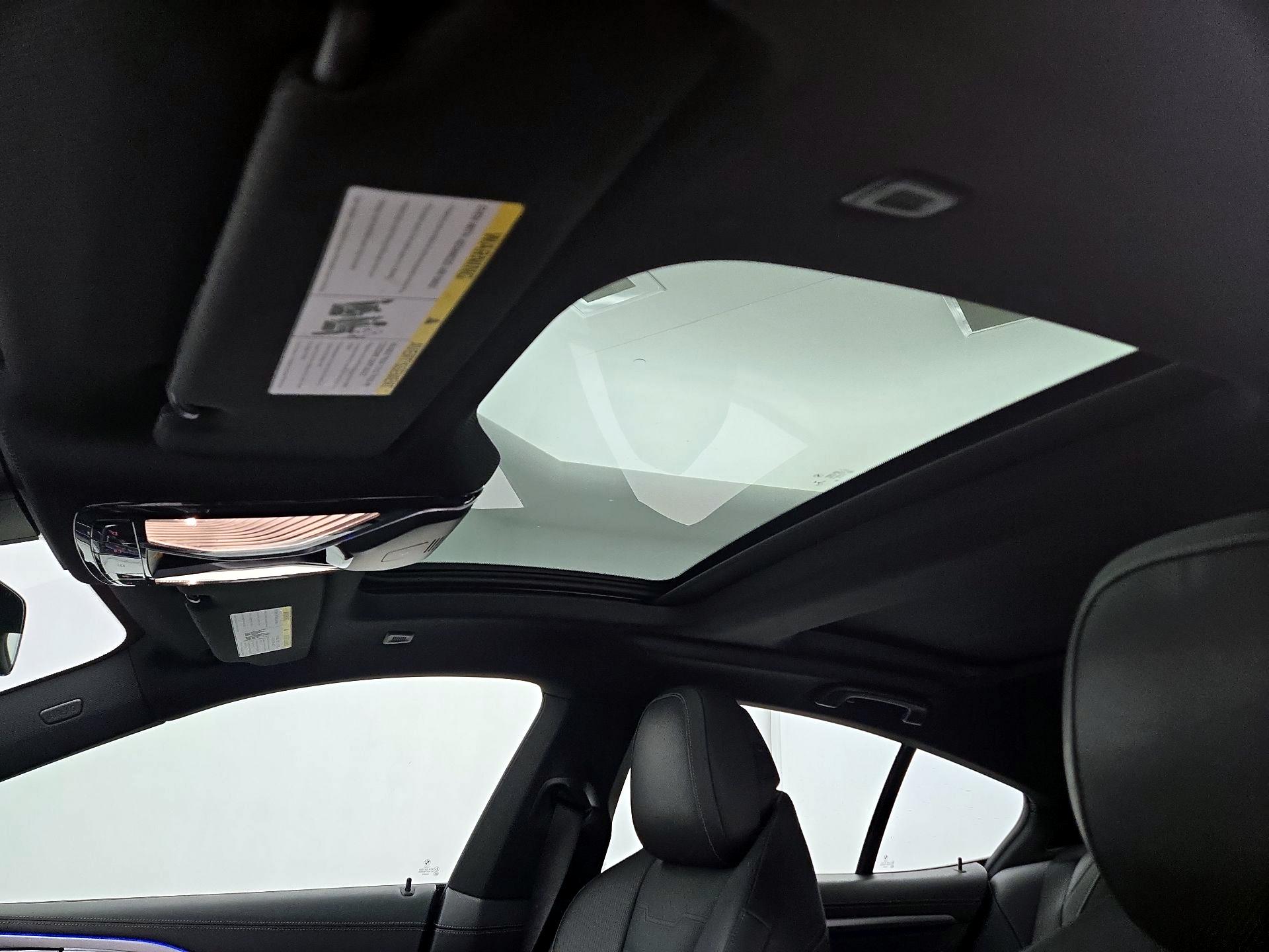 Thumbnail: 2020 BMW 8 Series - 20