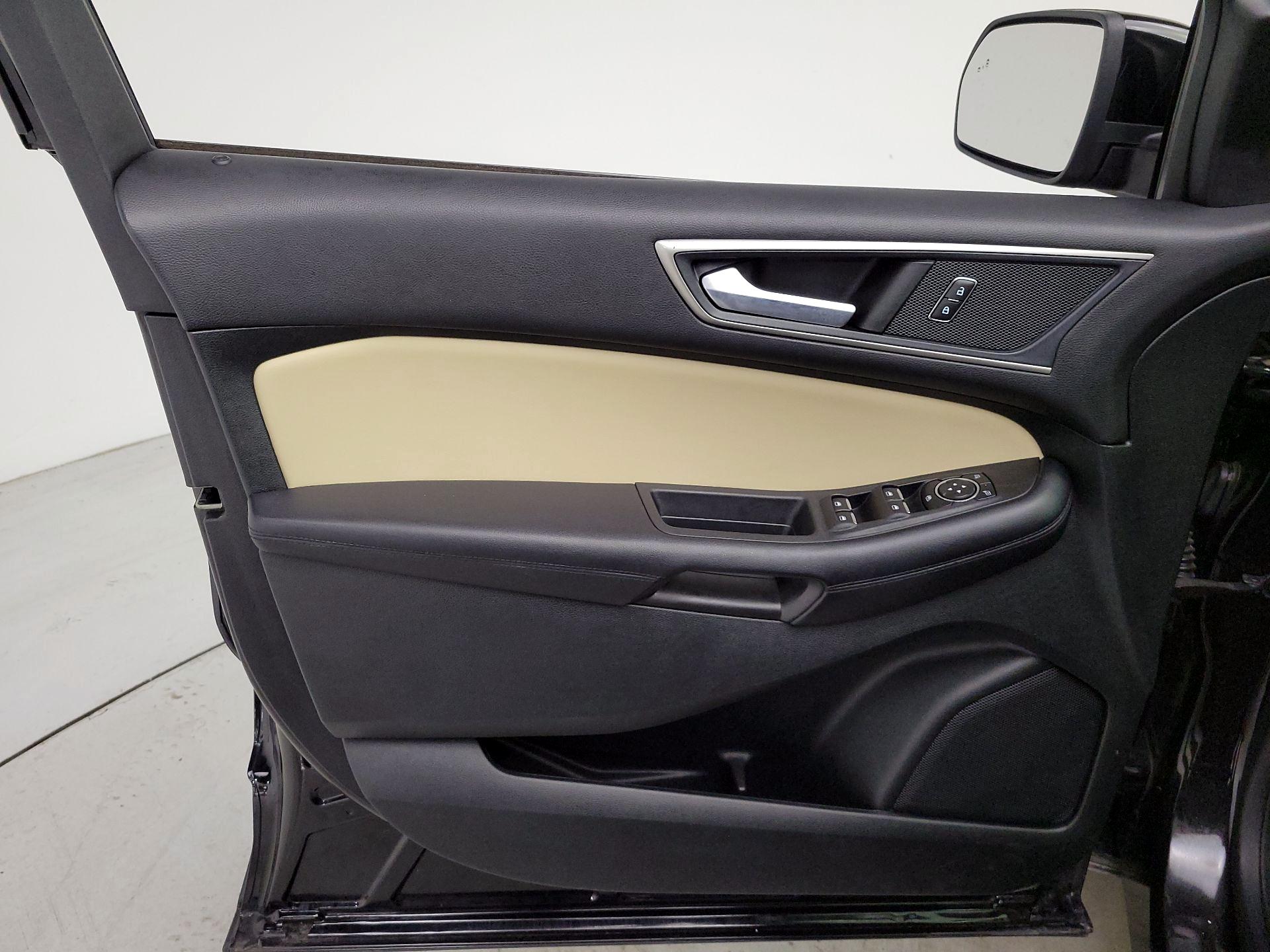 Thumbnail: 2022 Ford Edge - 12