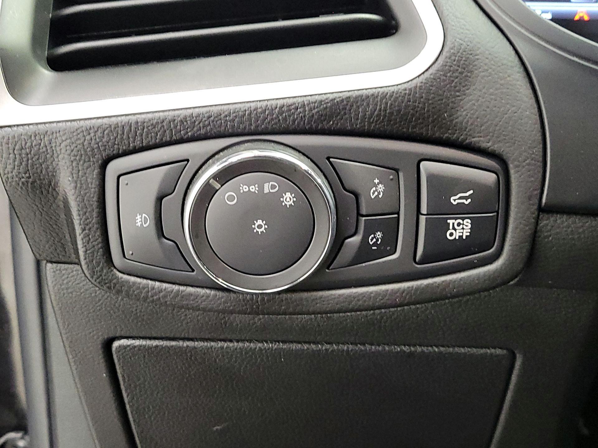 Thumbnail: 2022 Ford Edge - 13